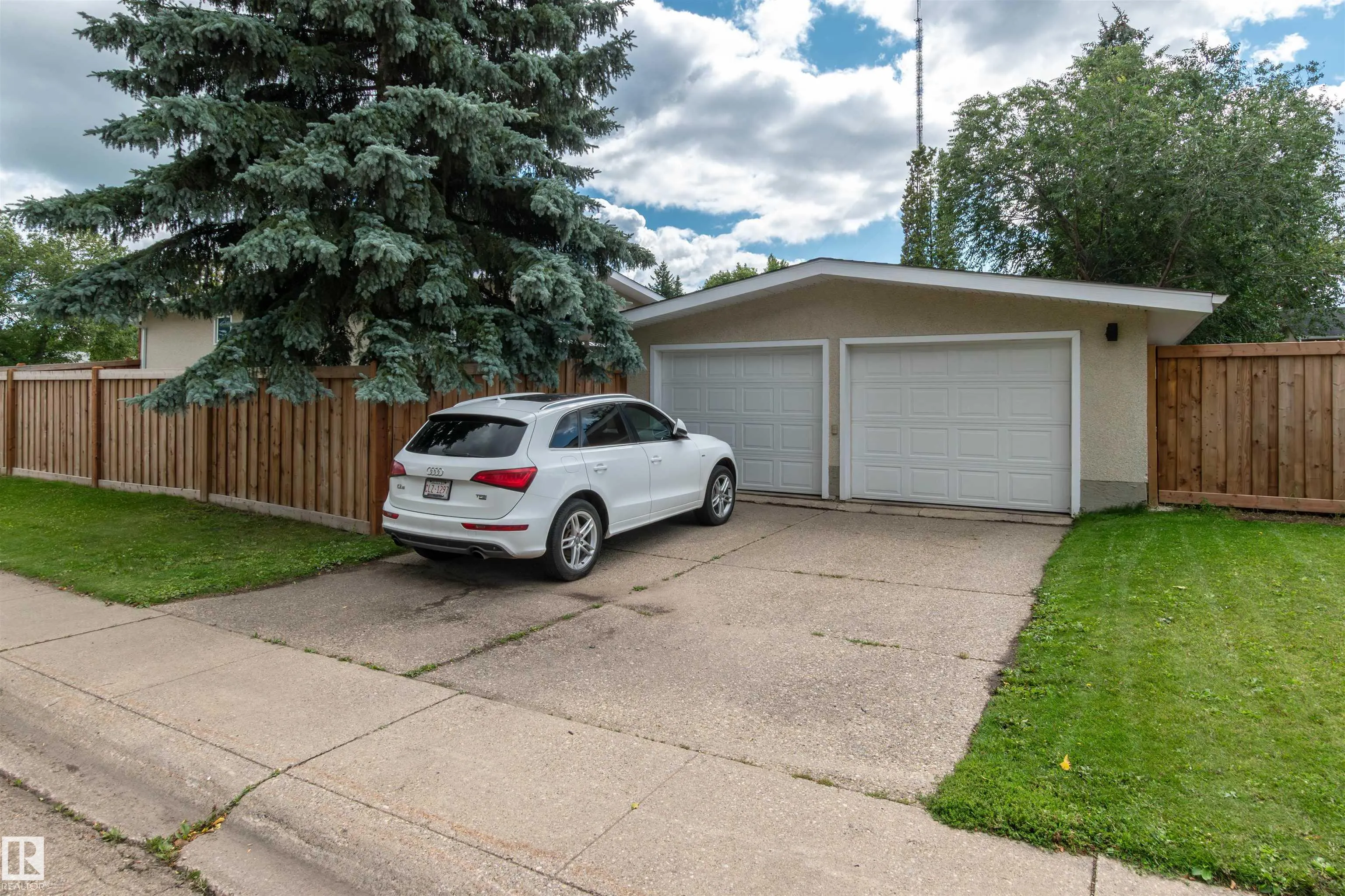 2 GLENWOOD Drive