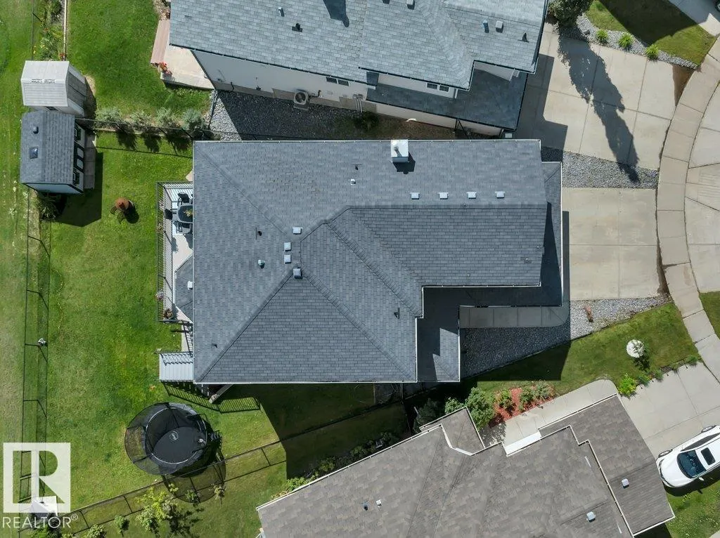 53 DOUGLAS Crescent