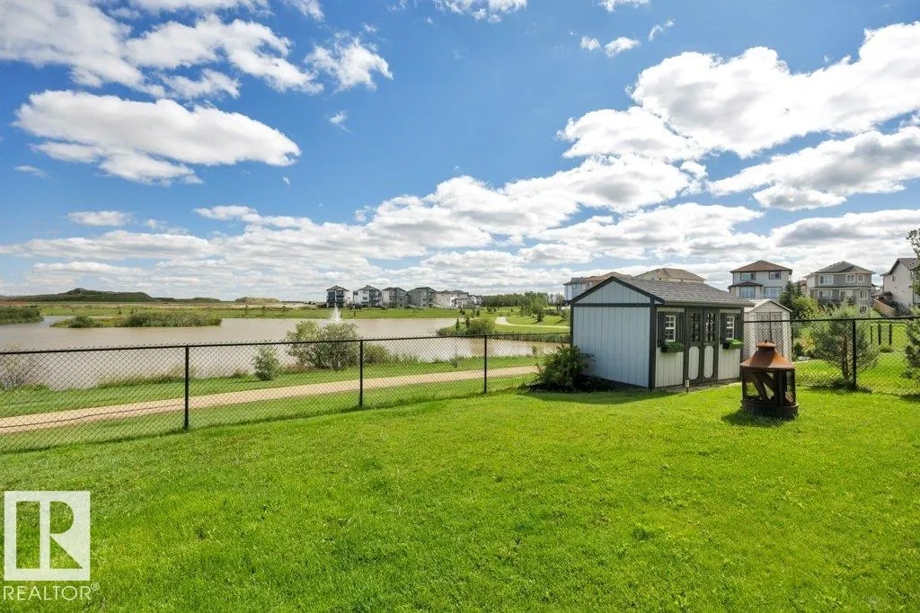 53 DOUGLAS Crescent