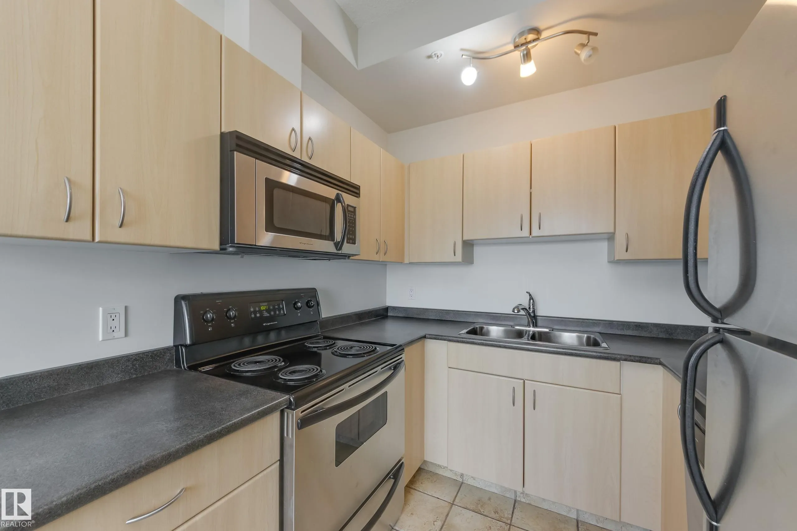 10180 104 Street