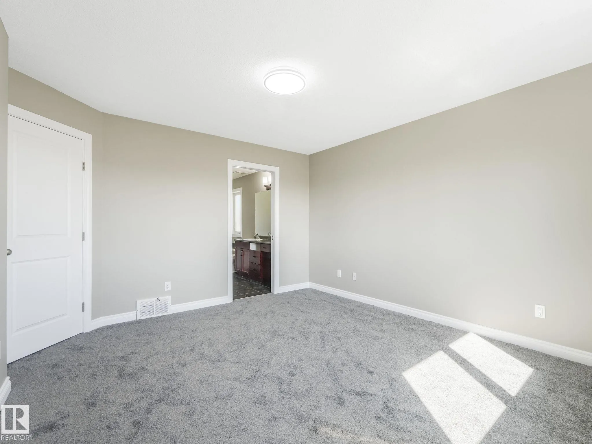108 LAMPLIGHT Drive