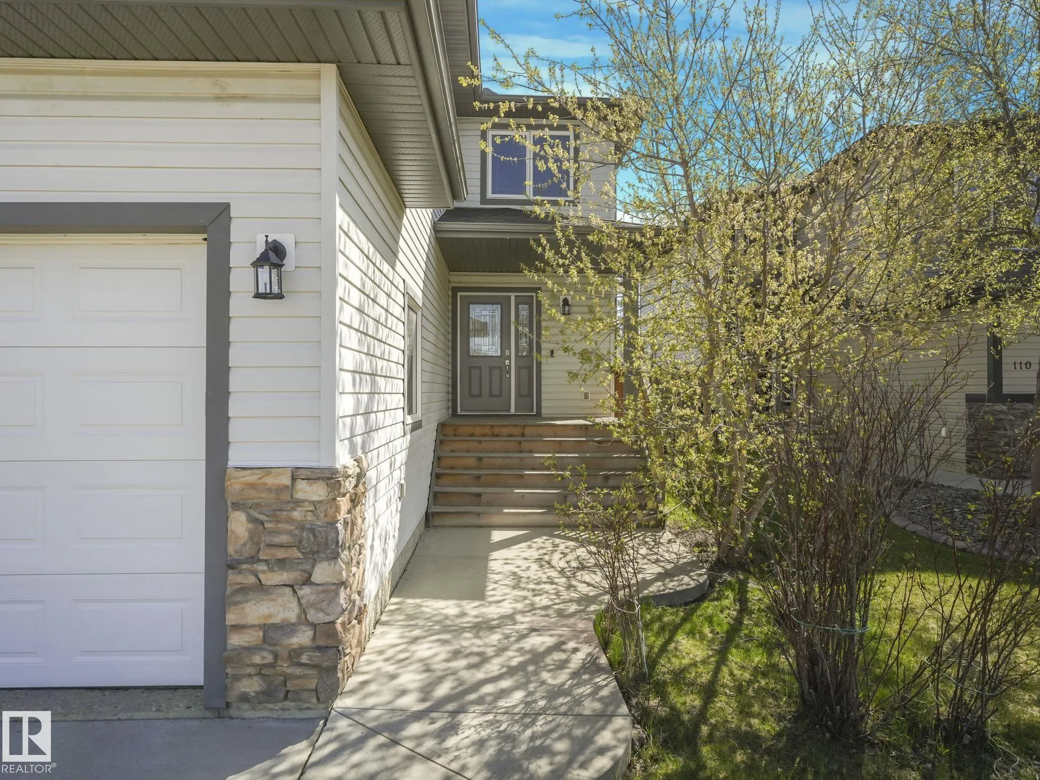 108 LAMPLIGHT Drive