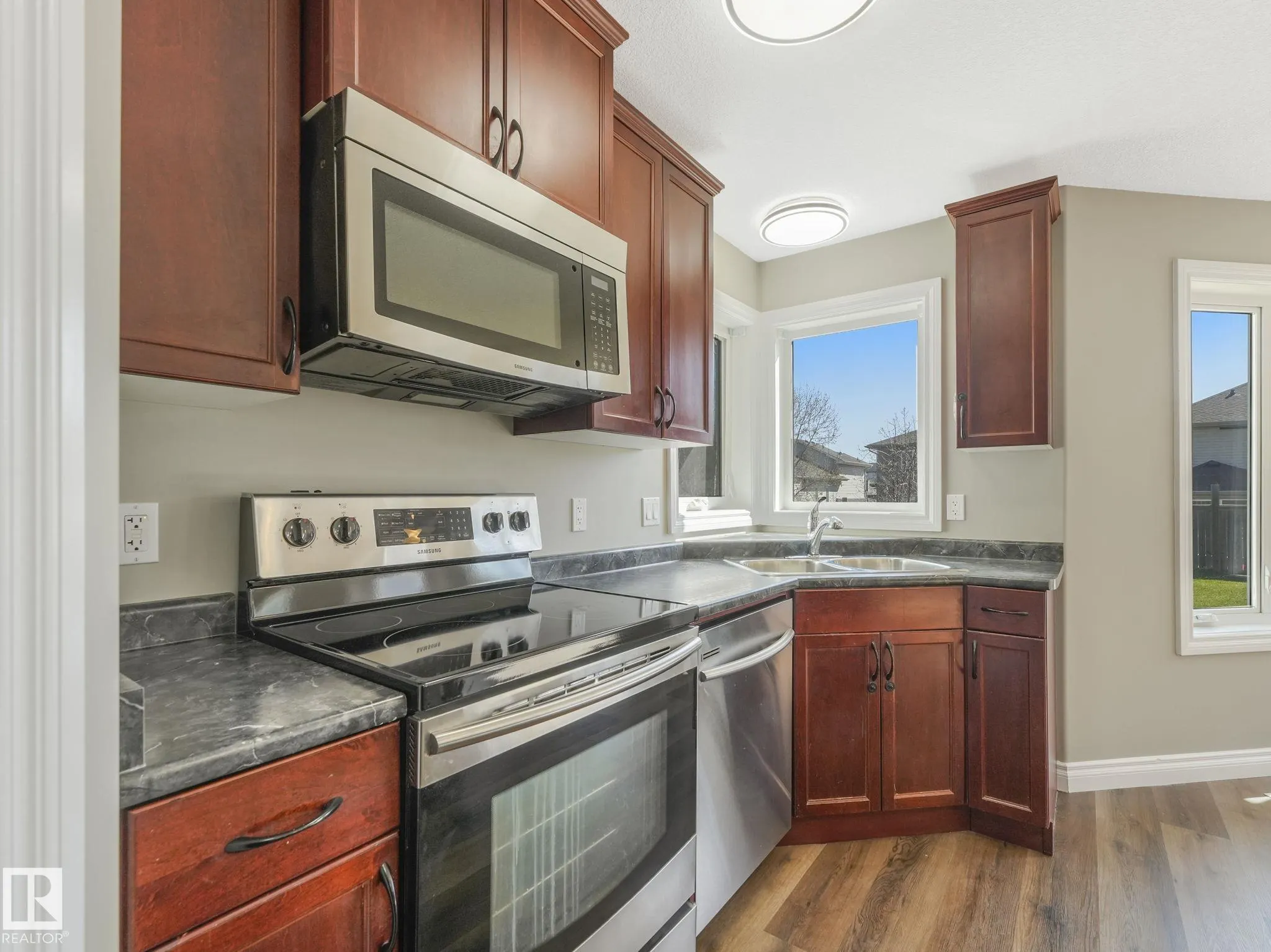 108 LAMPLIGHT Drive