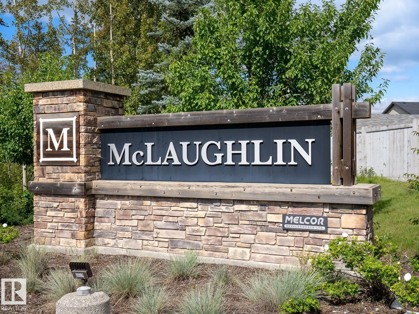 57 MEADOWLAND Crescent