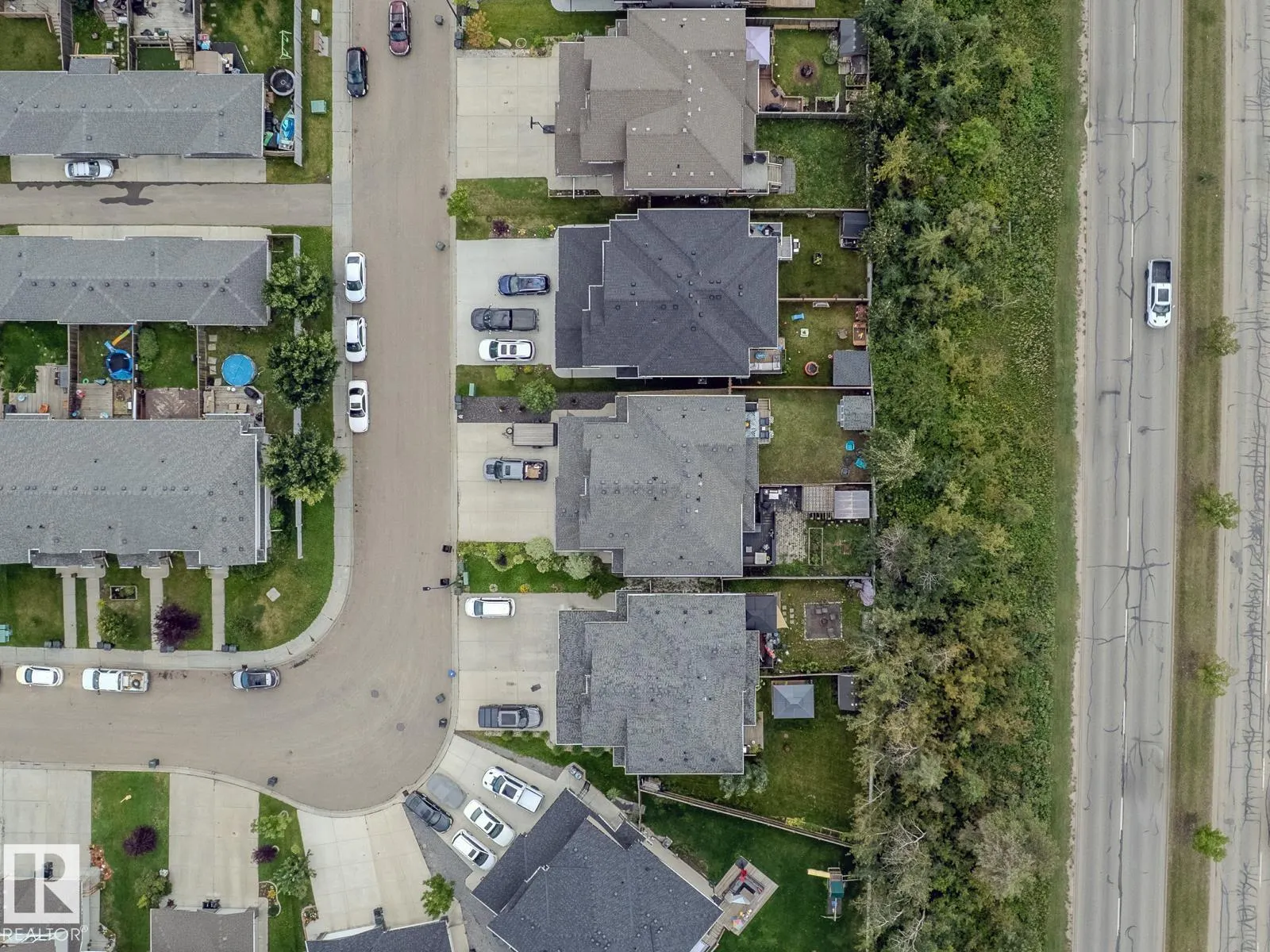 57 MEADOWLAND Crescent