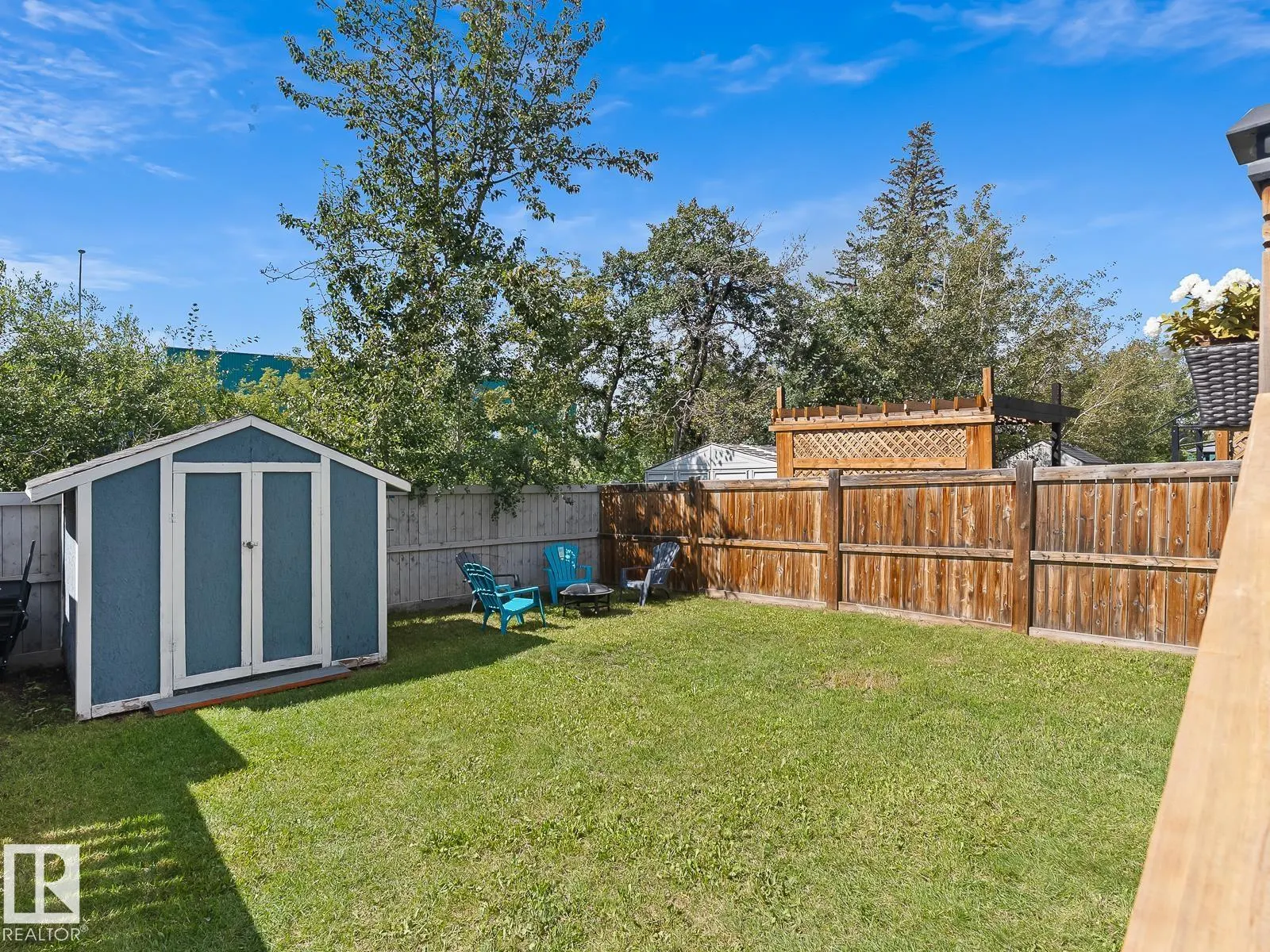 57 MEADOWLAND Crescent