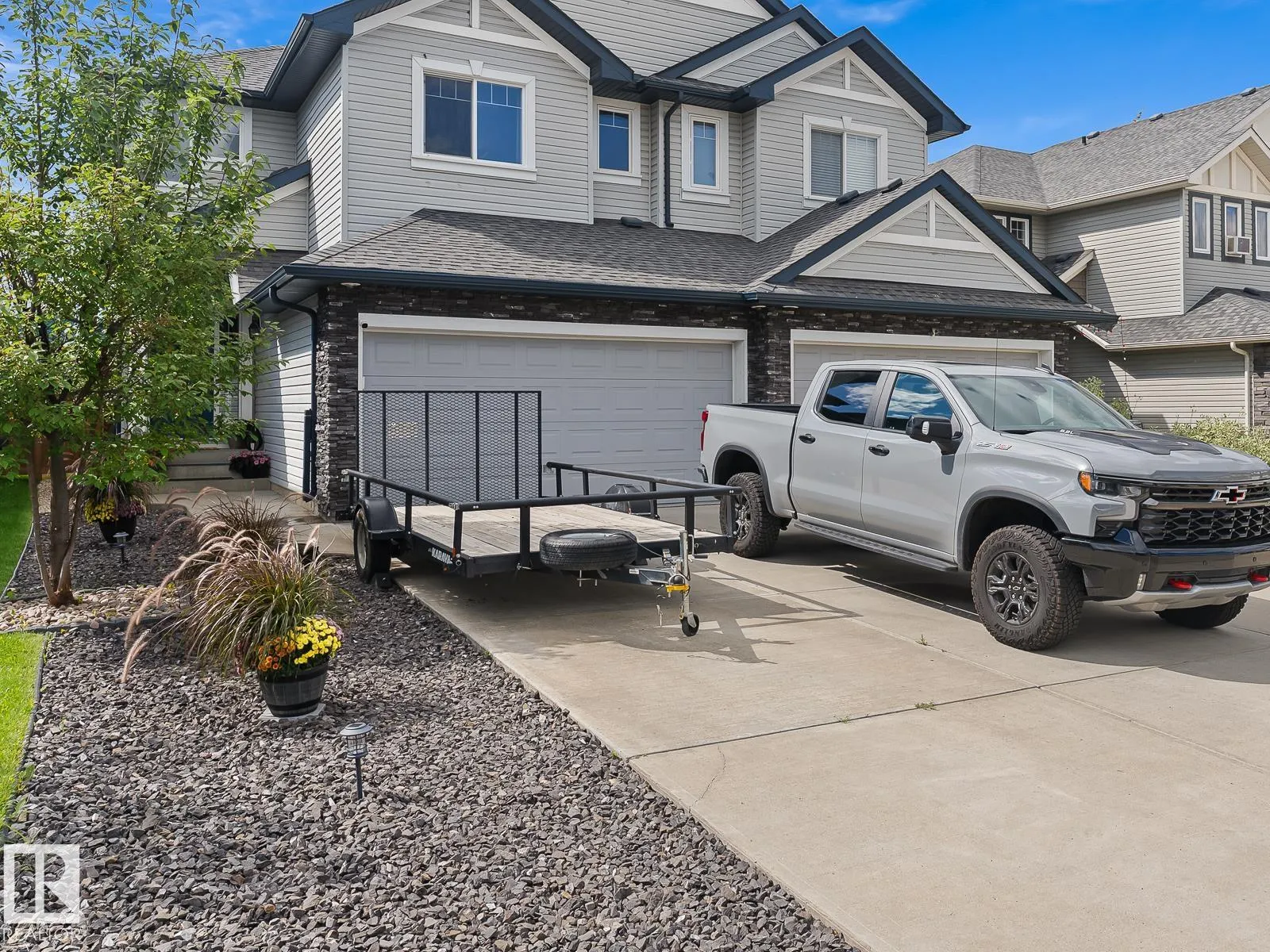57 MEADOWLAND Crescent