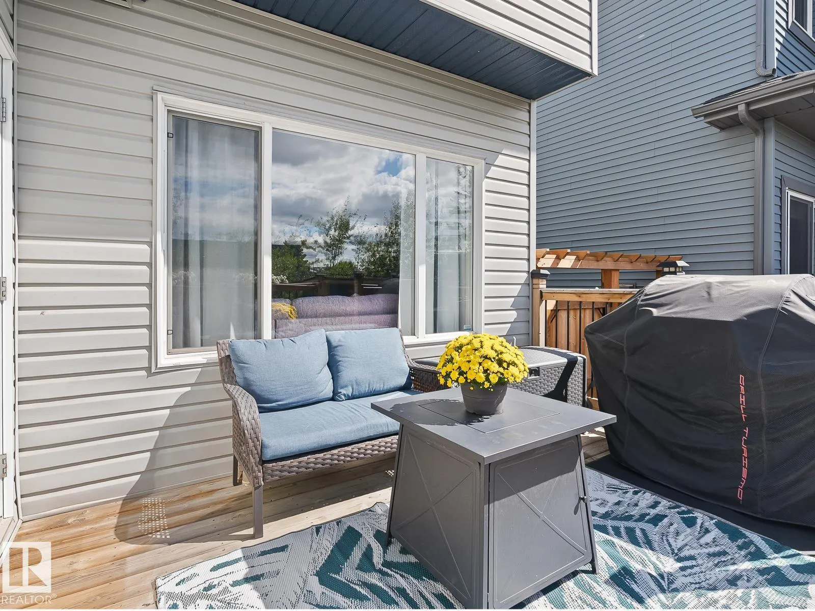 57 MEADOWLAND Crescent