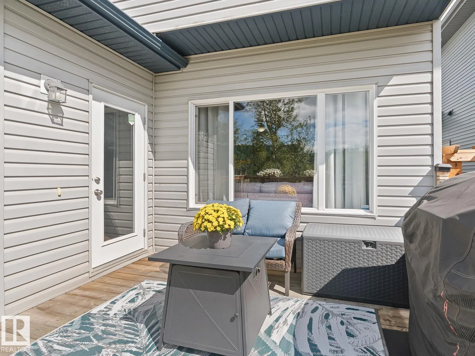 57 MEADOWLAND Crescent