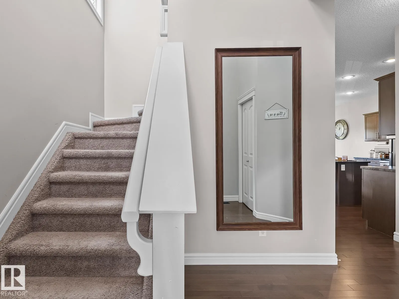 57 MEADOWLAND Crescent