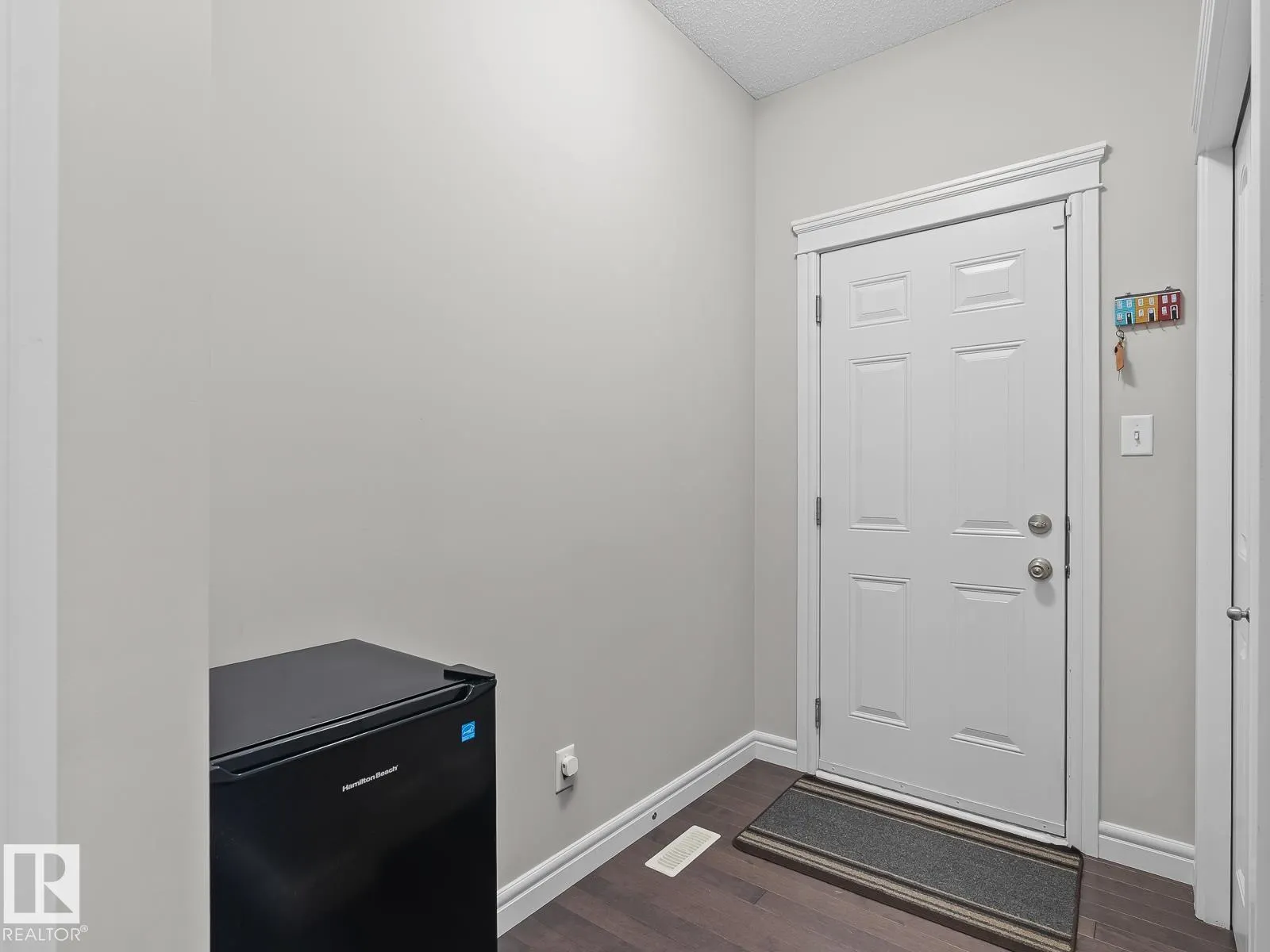 57 MEADOWLAND Crescent
