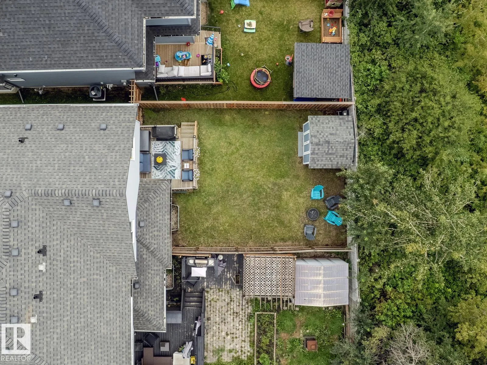 57 MEADOWLAND Crescent