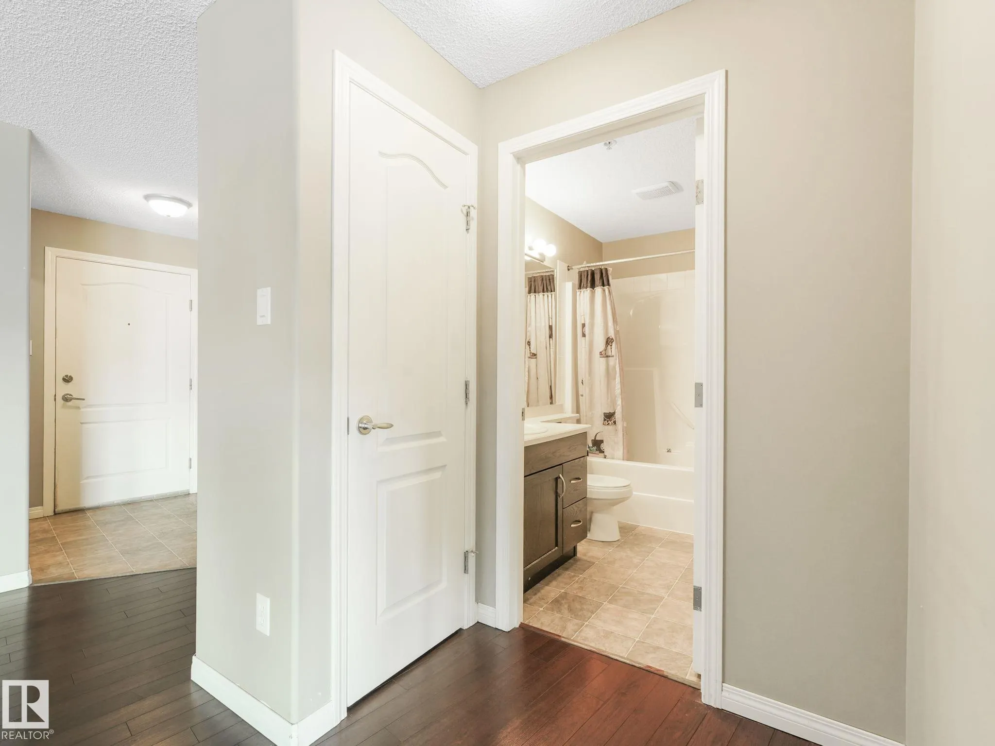 7327 SOUTH TERWILLEGAR Drive