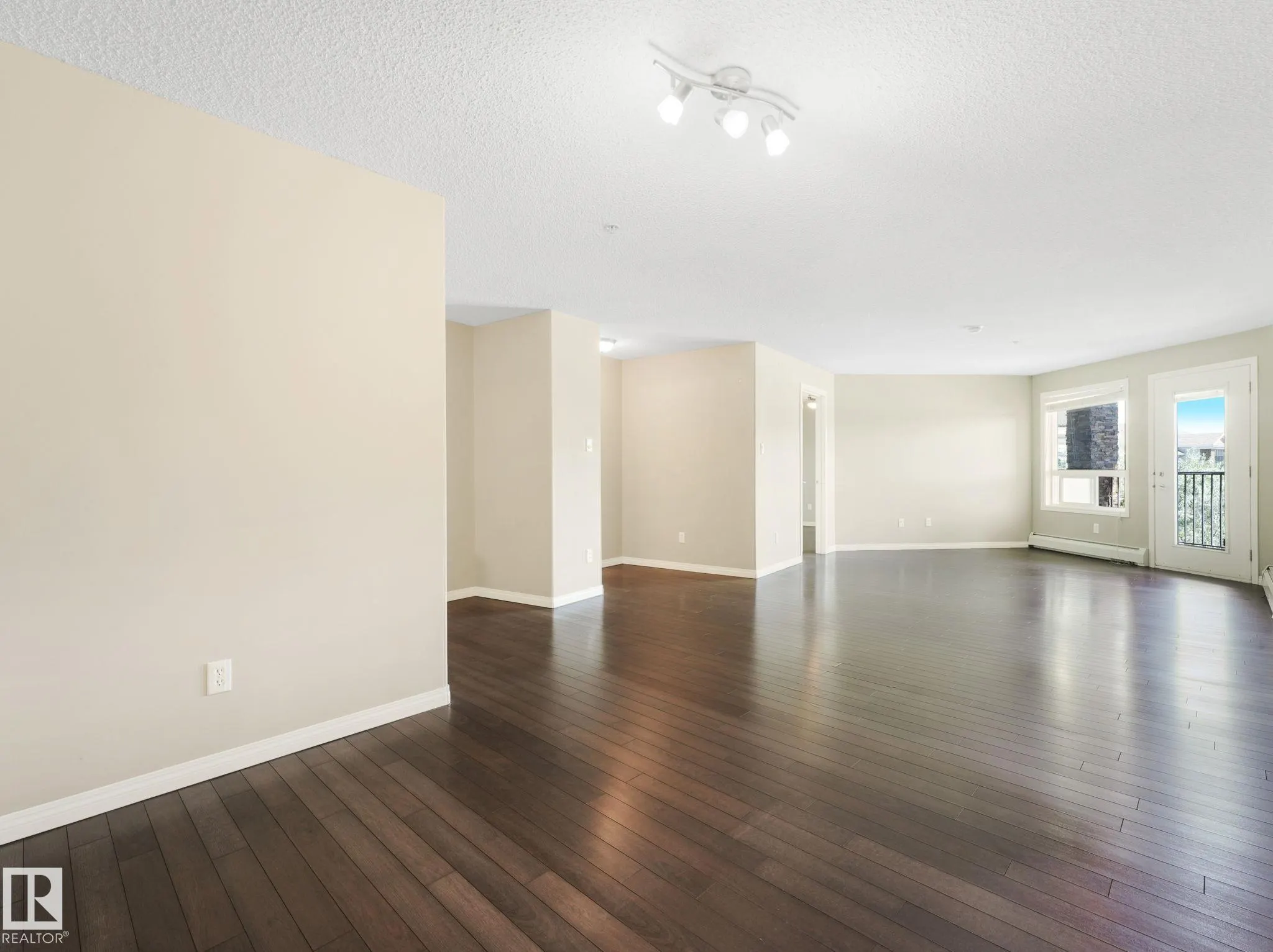 7327 SOUTH TERWILLEGAR Drive