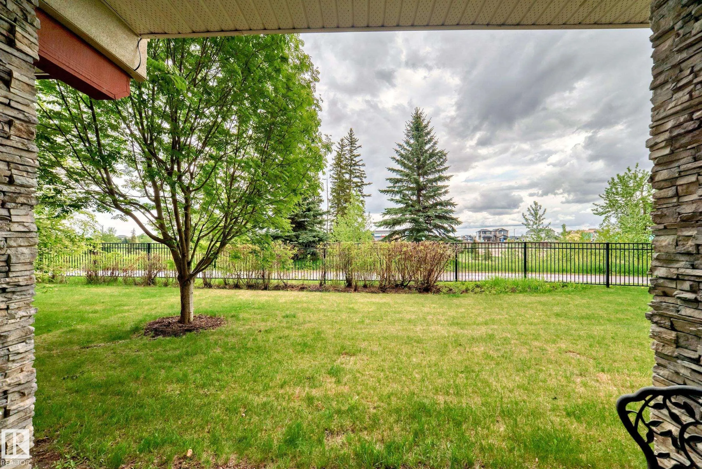1673 JAMES MOWATT Trail