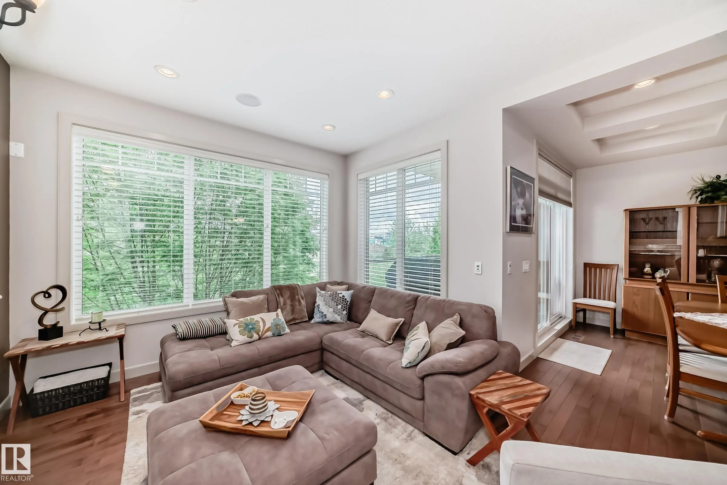 1673 JAMES MOWATT Trail