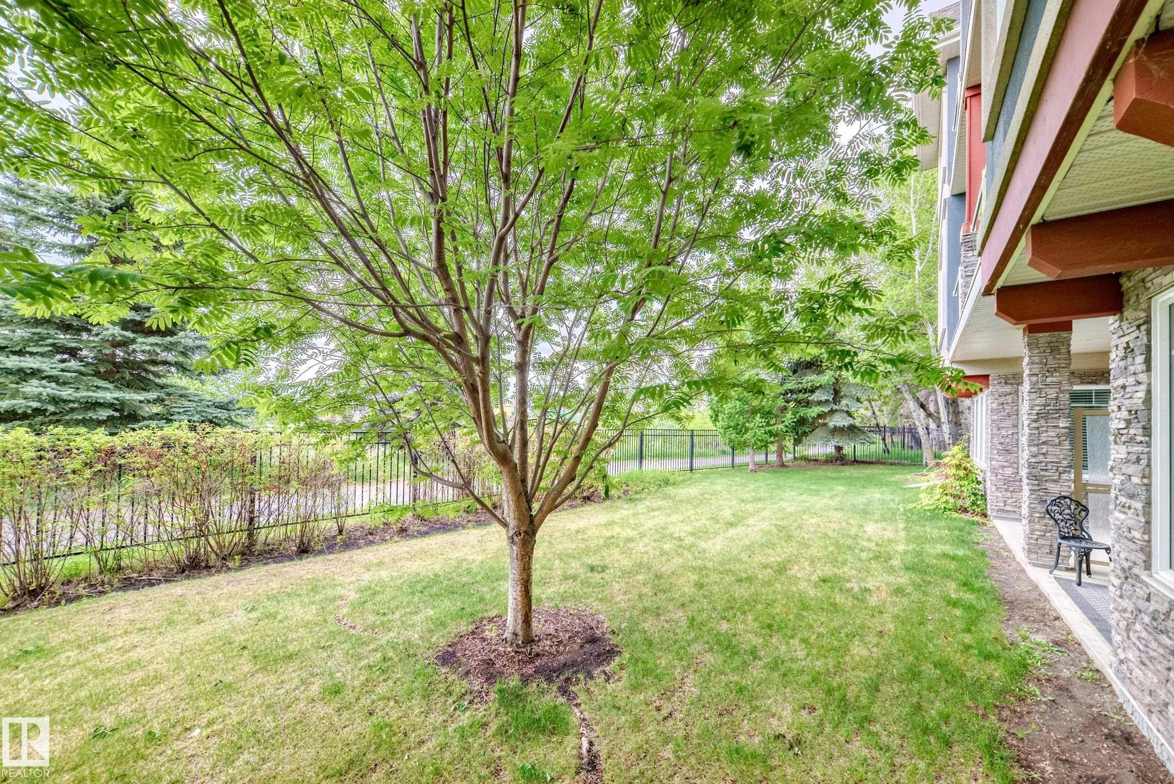 1673 JAMES MOWATT Trail