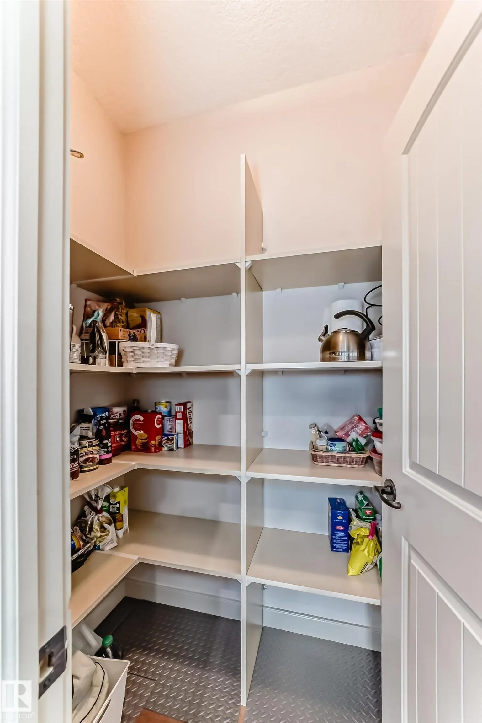 1673 JAMES MOWATT Trail