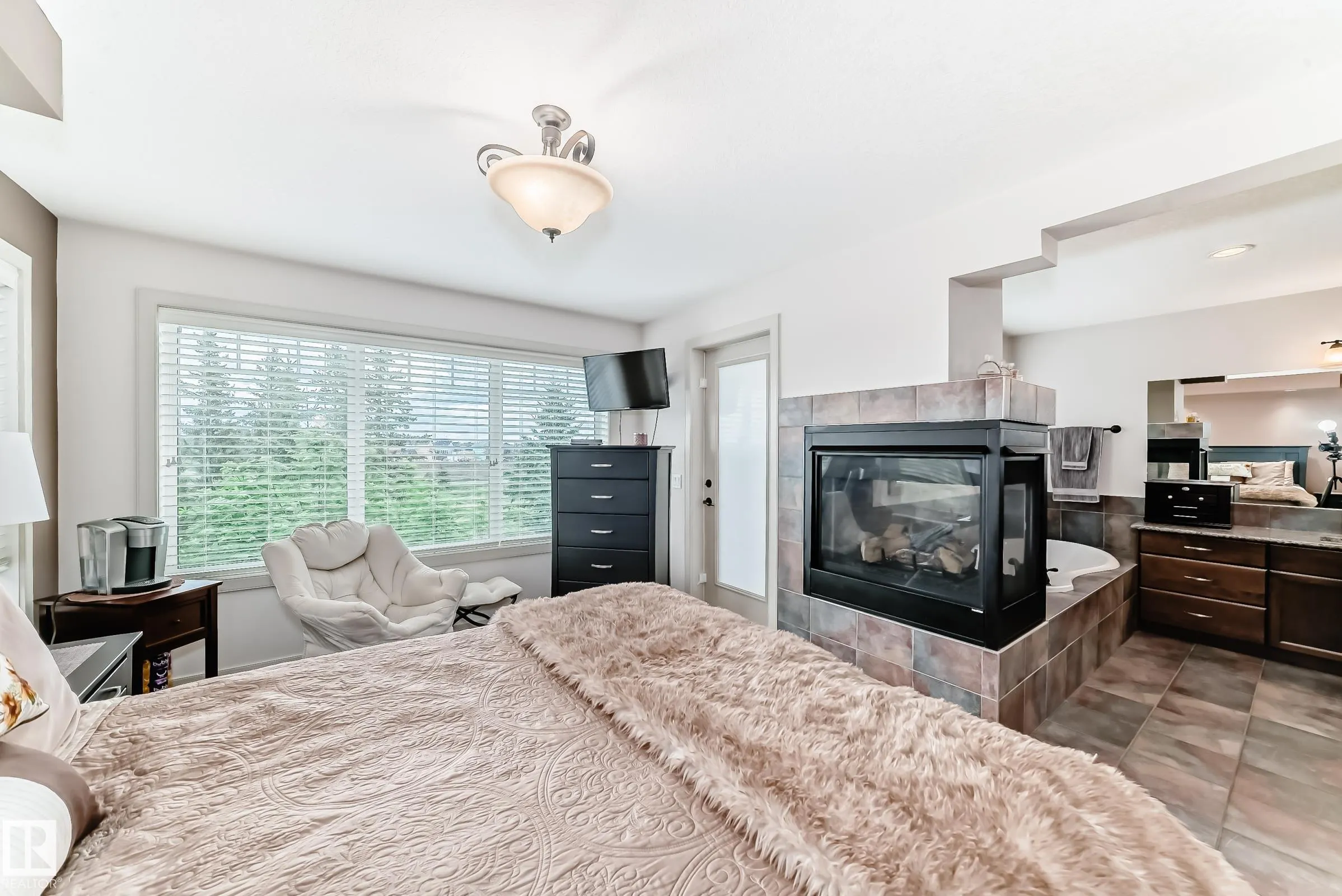 1673 JAMES MOWATT Trail