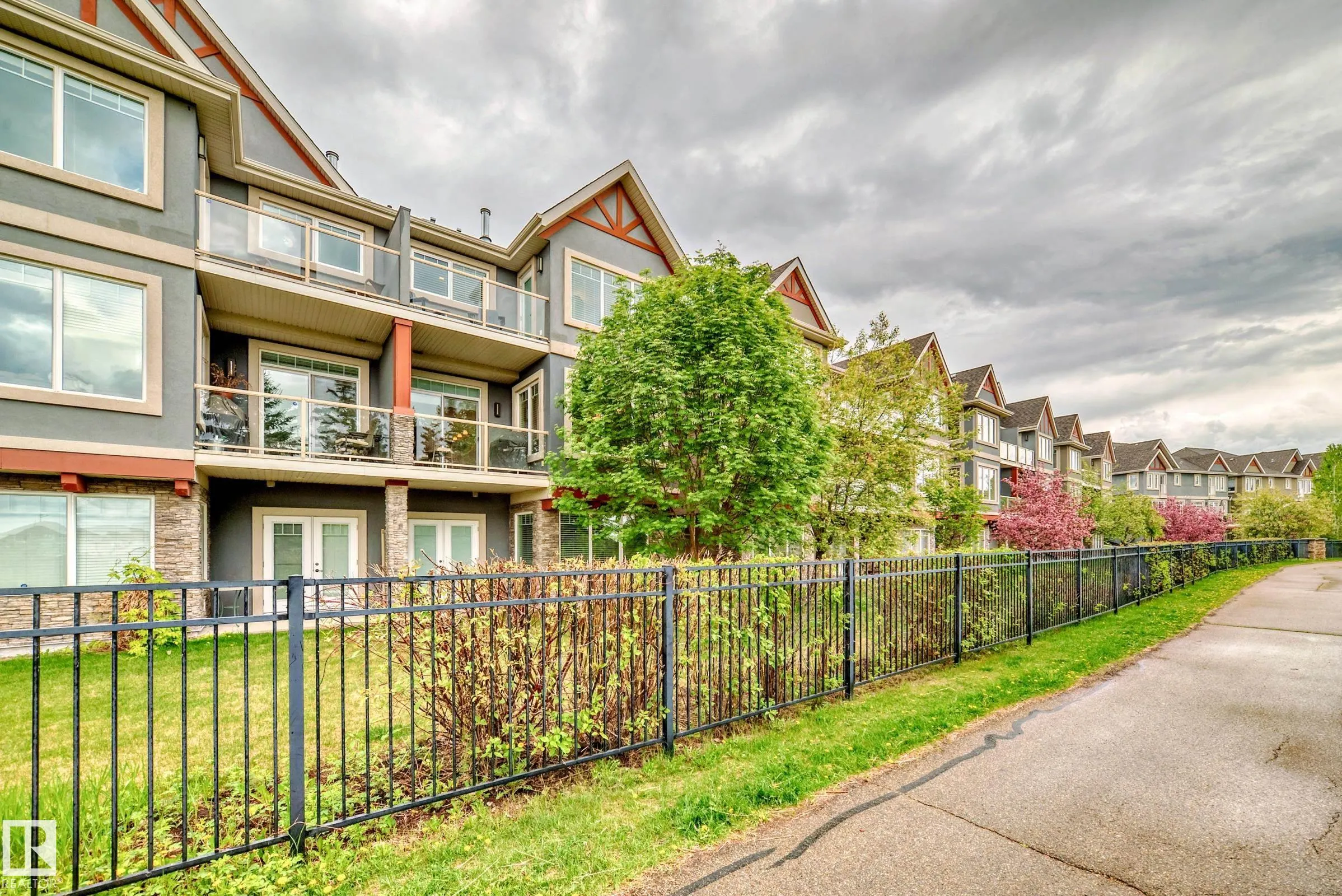 1673 JAMES MOWATT Trail