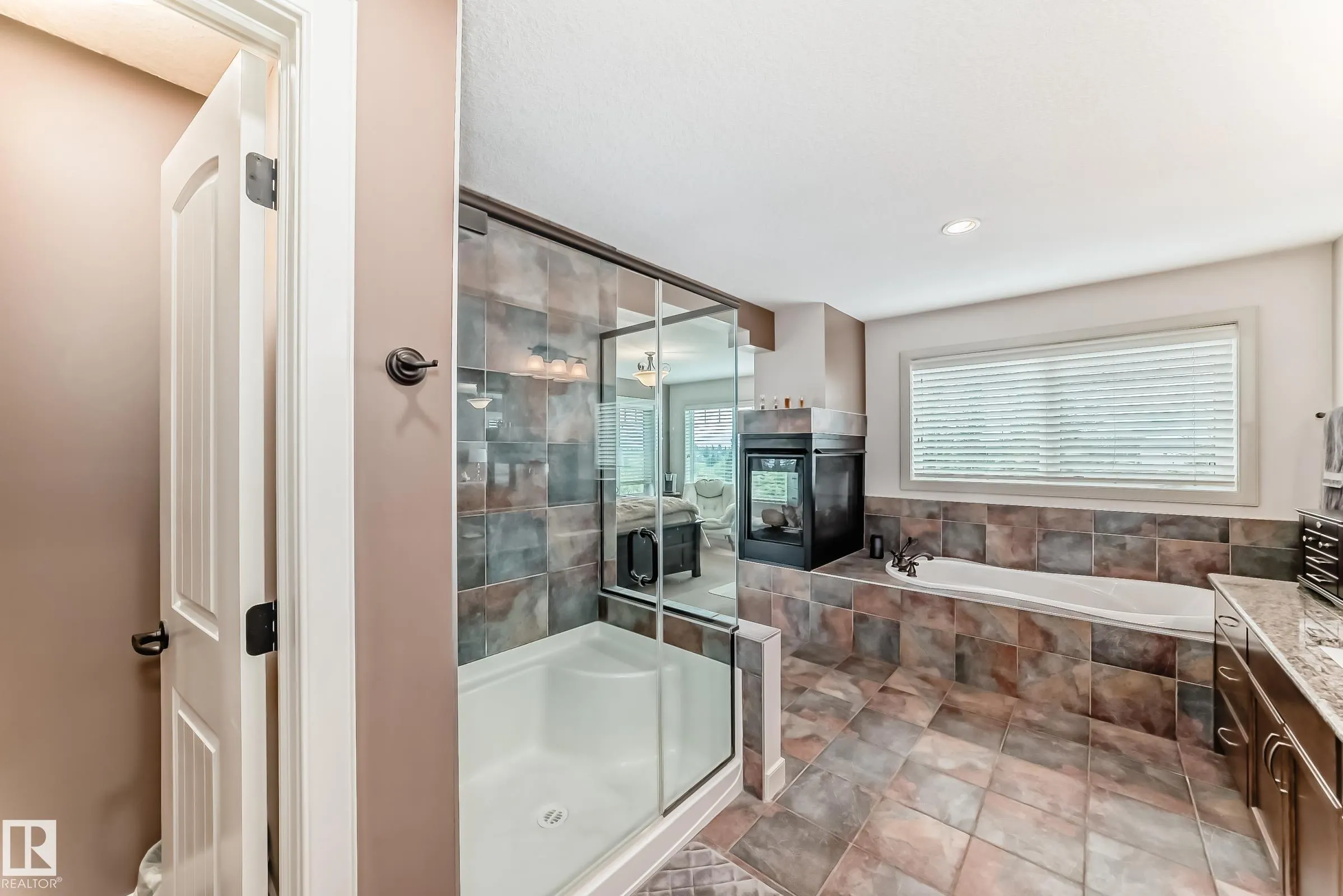 1673 JAMES MOWATT Trail