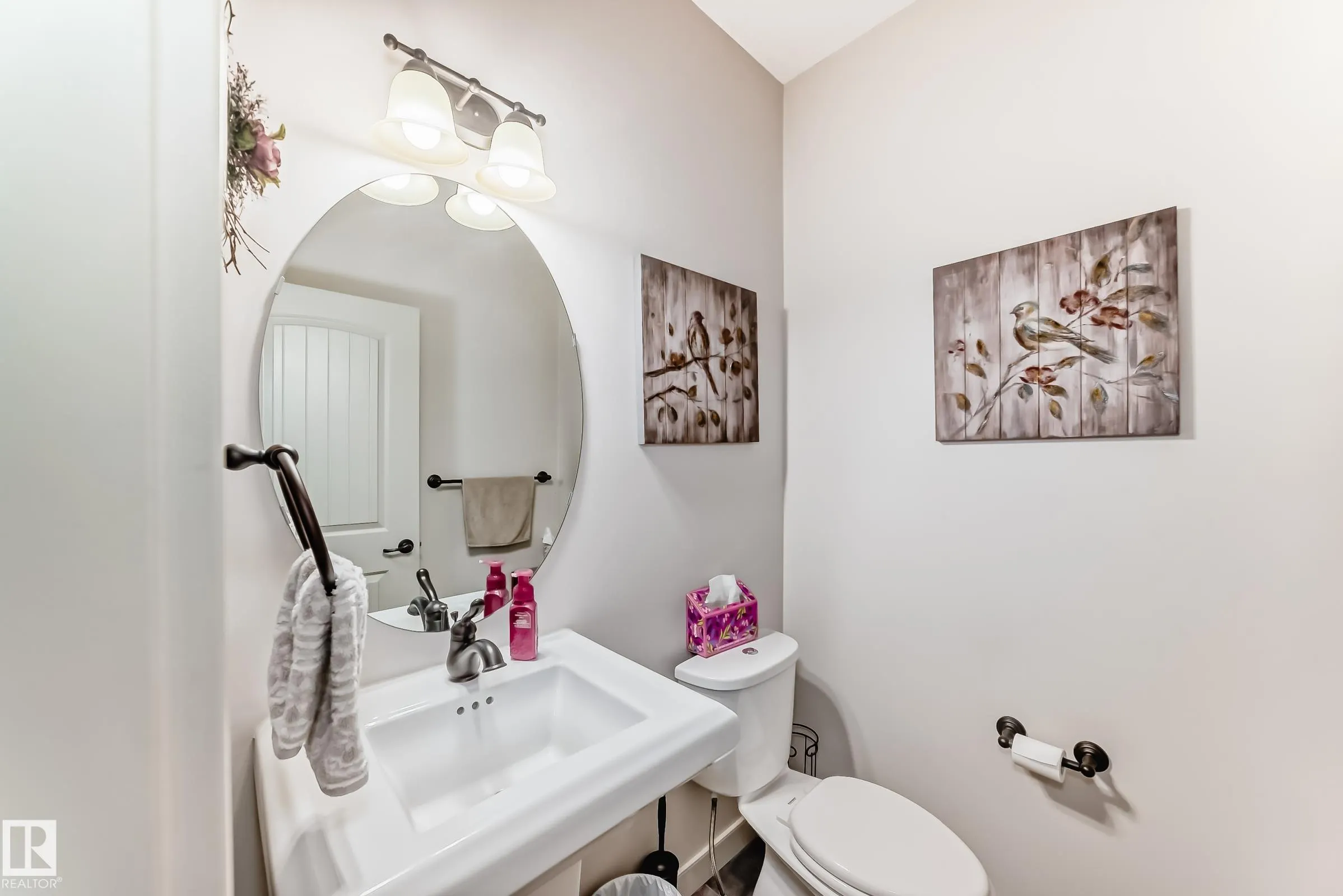 1673 JAMES MOWATT Trail