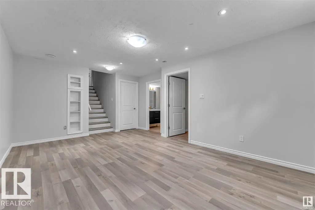 2587 COLE Crescent