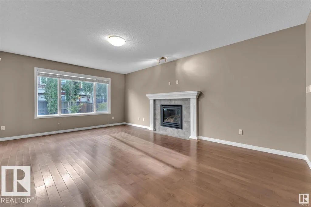 2587 COLE Crescent