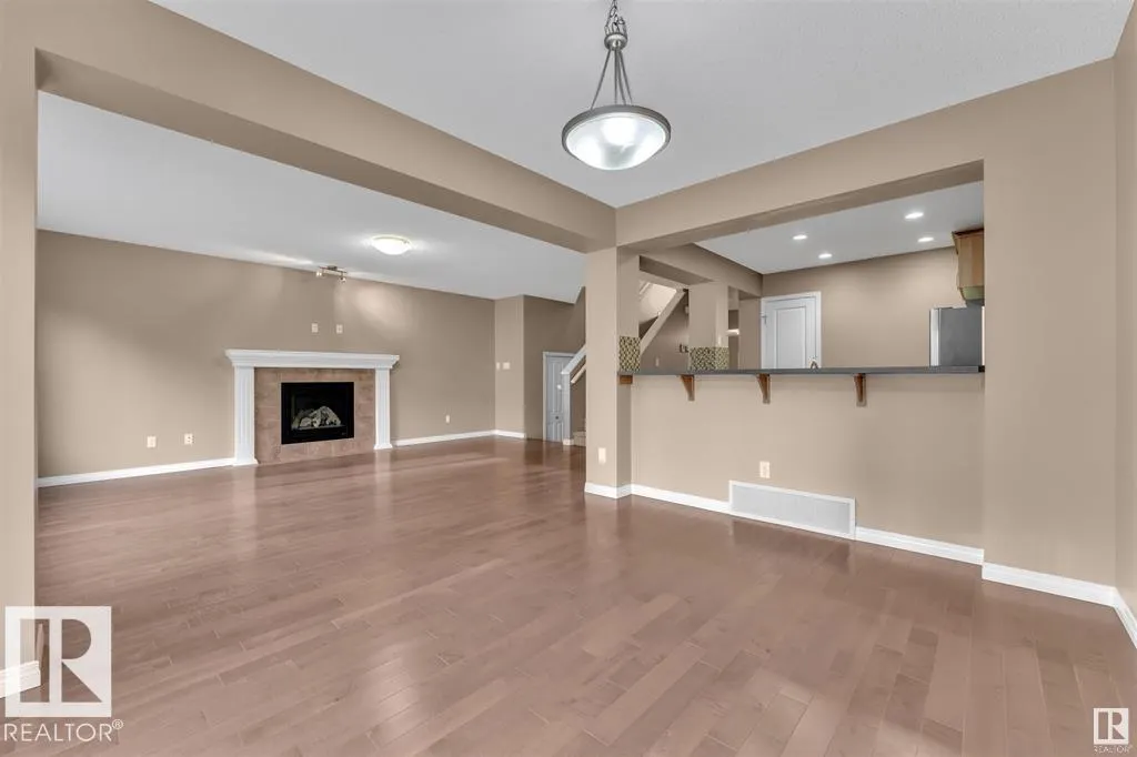 2587 COLE Crescent