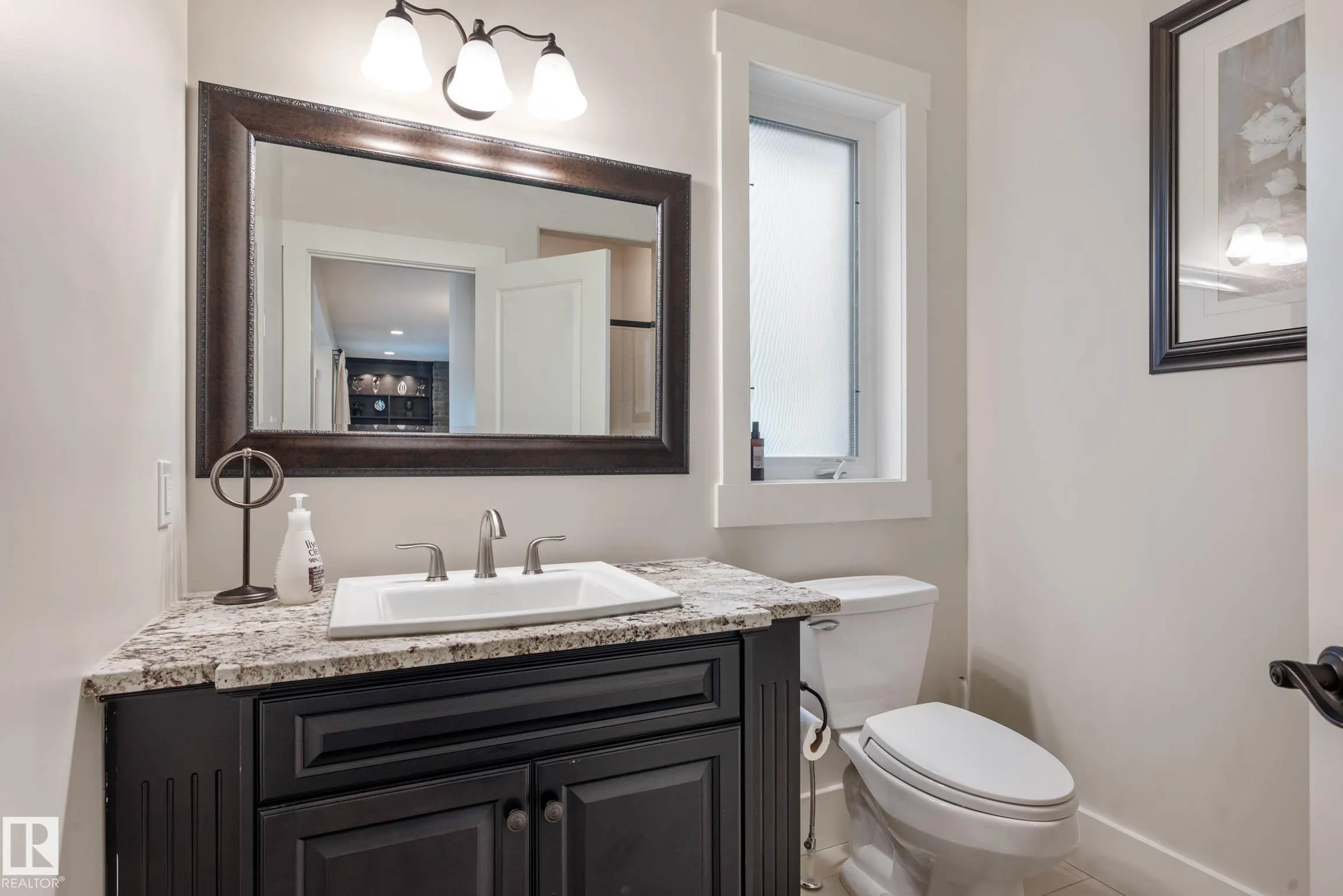 5212 MULLEN CREST Crest