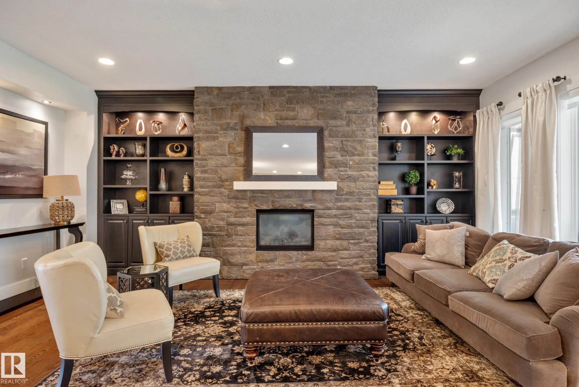 5212 MULLEN CREST Crest