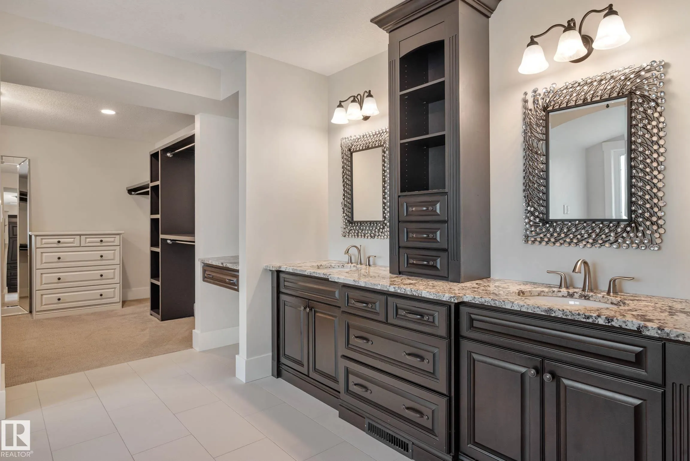 5212 MULLEN CREST Crest