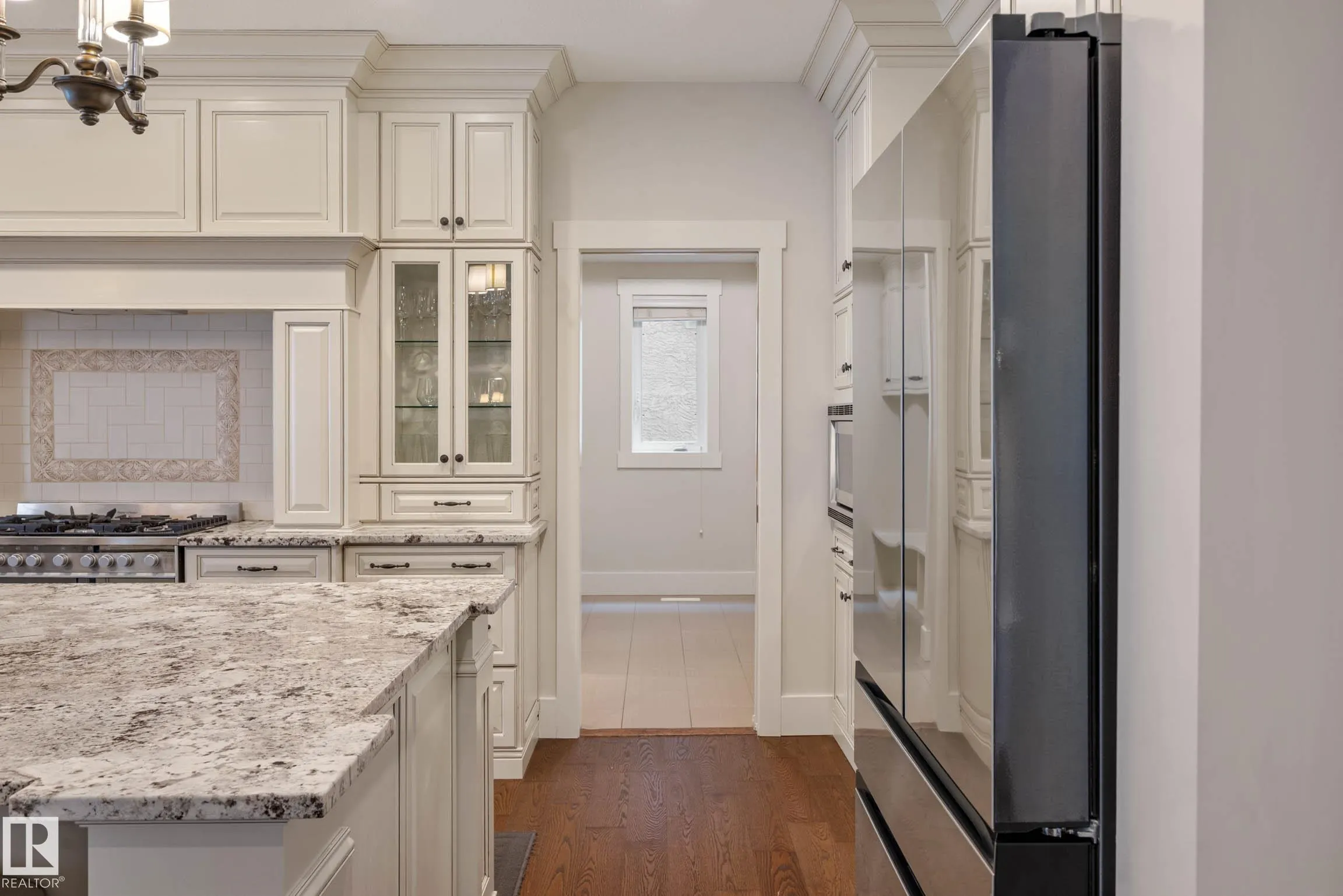 5212 MULLEN CREST Crest