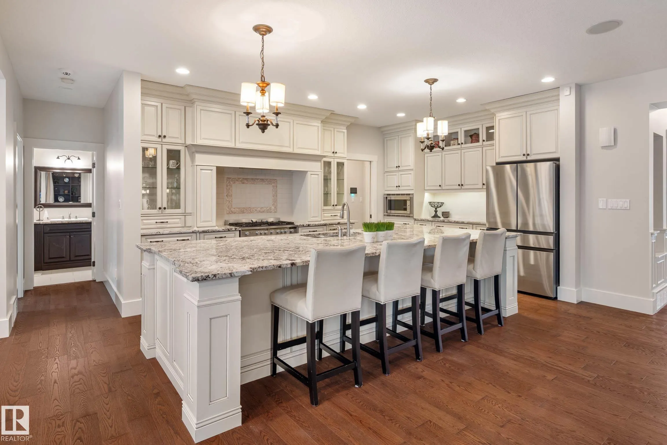 5212 MULLEN CREST Crest