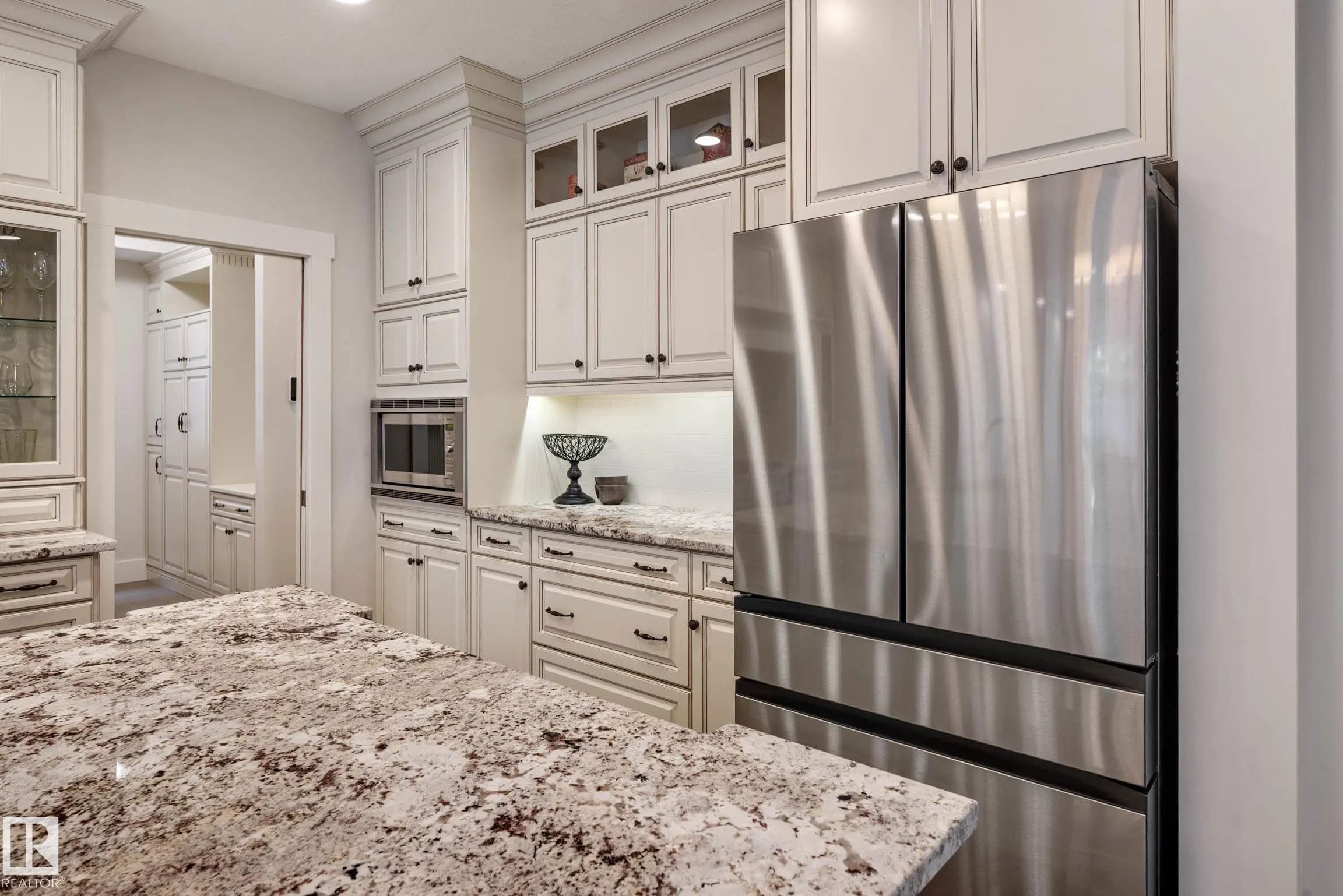 5212 MULLEN CREST Crest