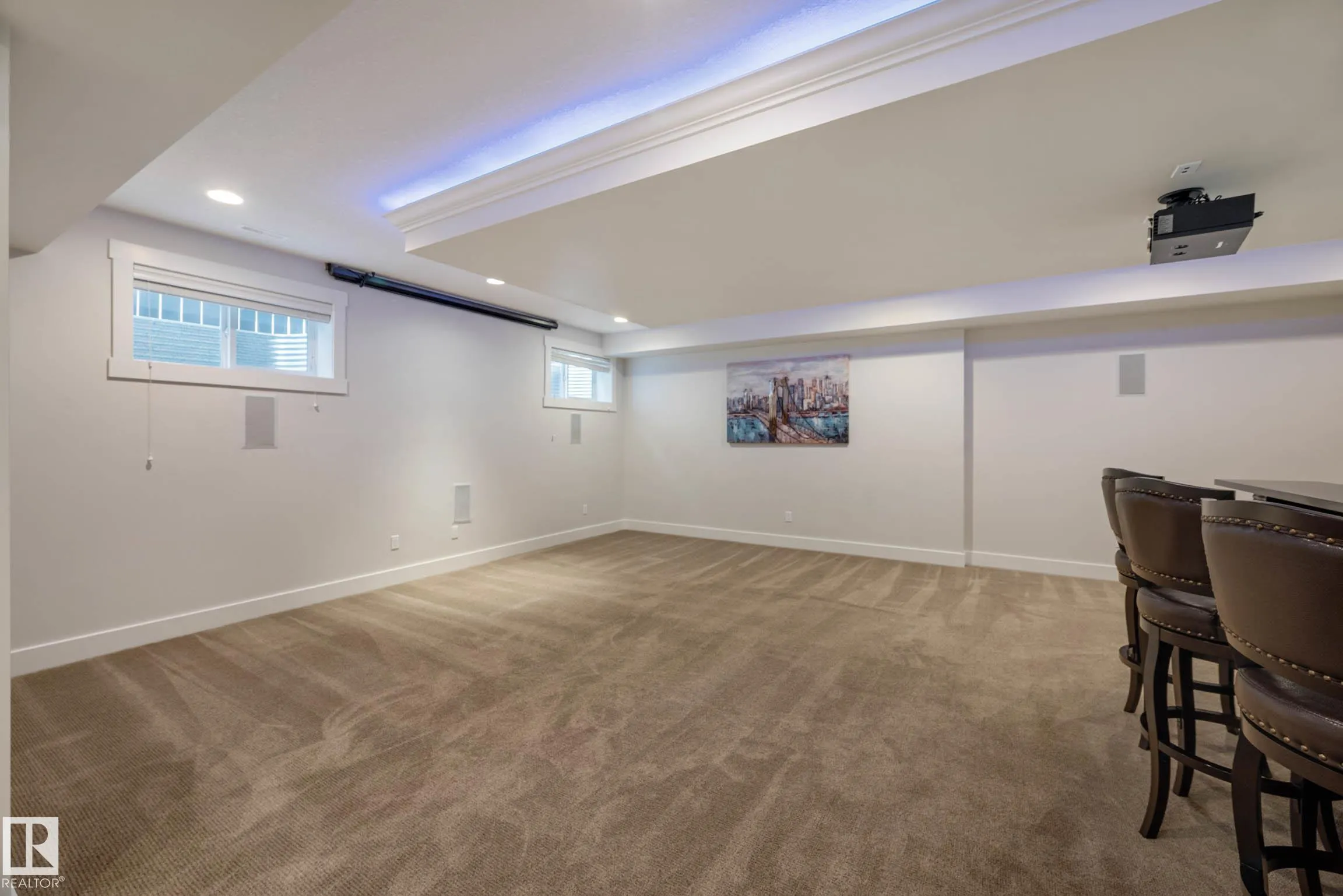 5212 MULLEN CREST Crest