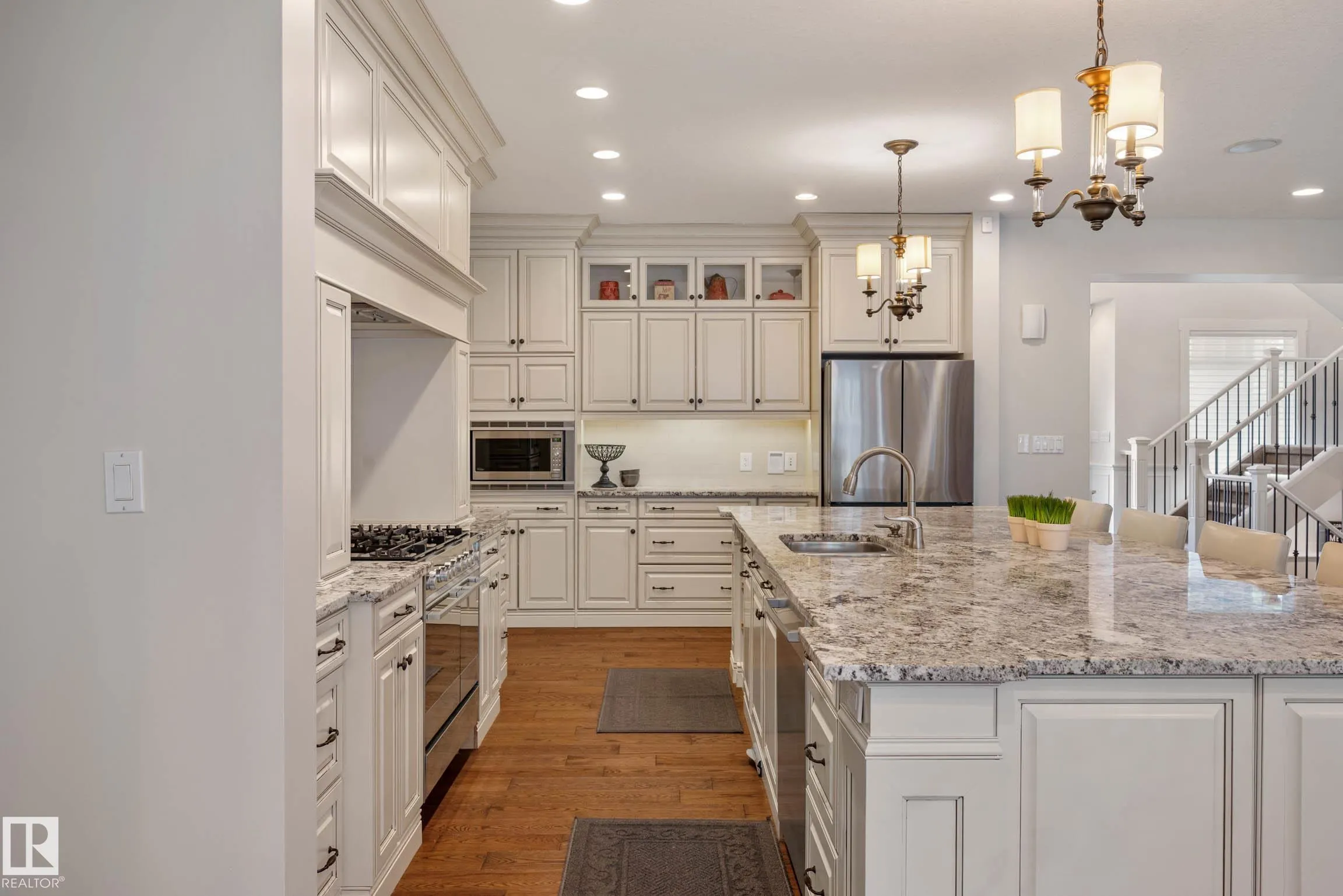 5212 MULLEN CREST Crest