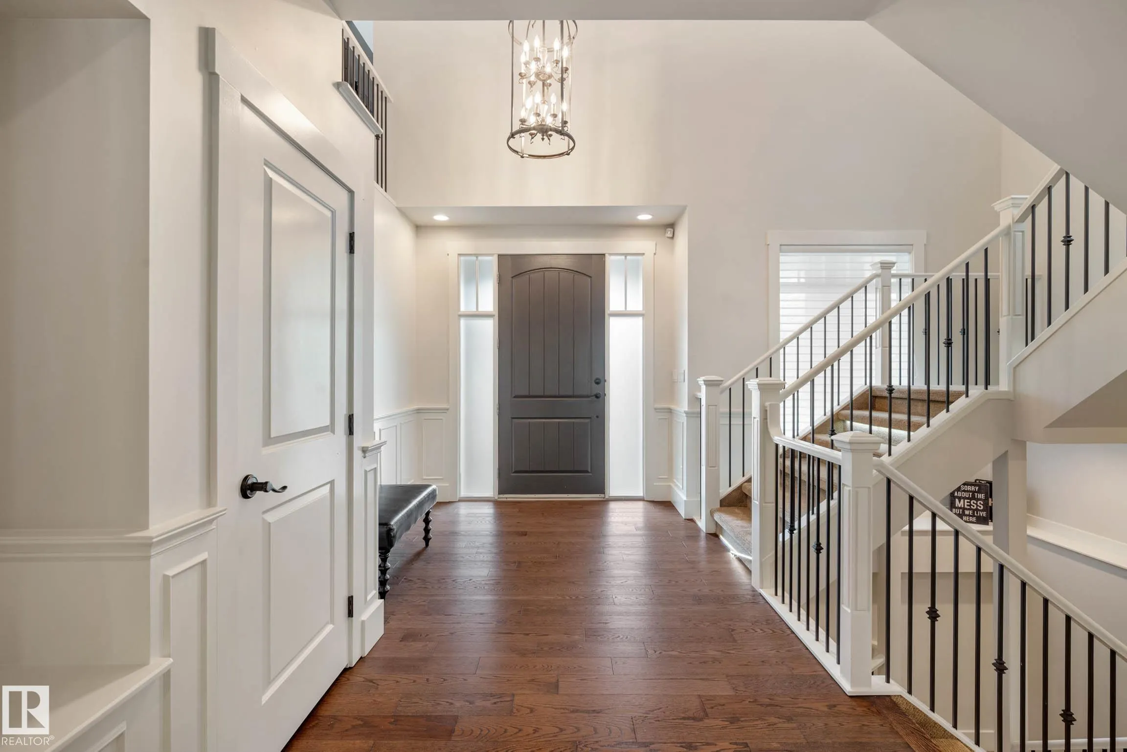 5212 MULLEN CREST Crest