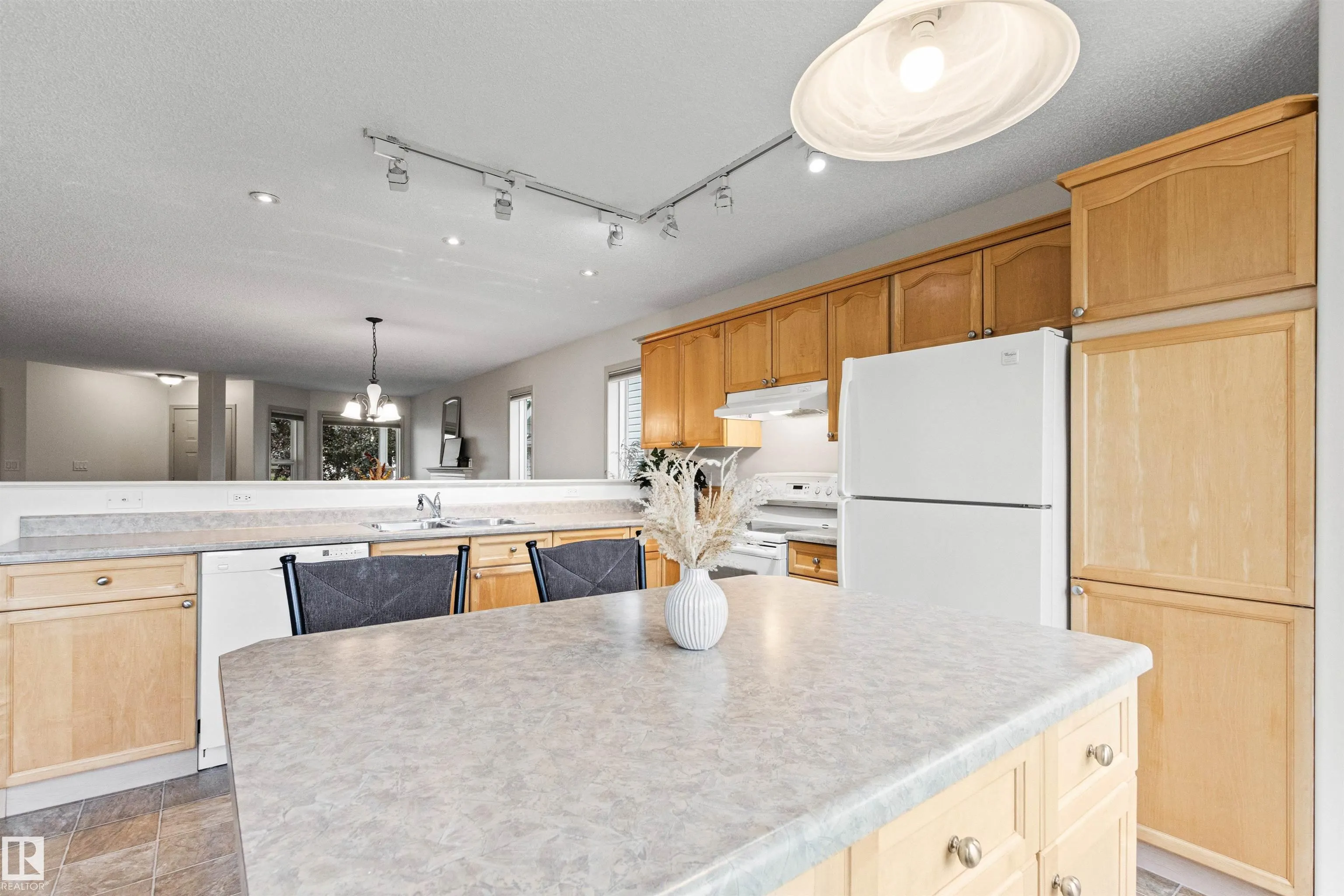330 GALBRAITH Close