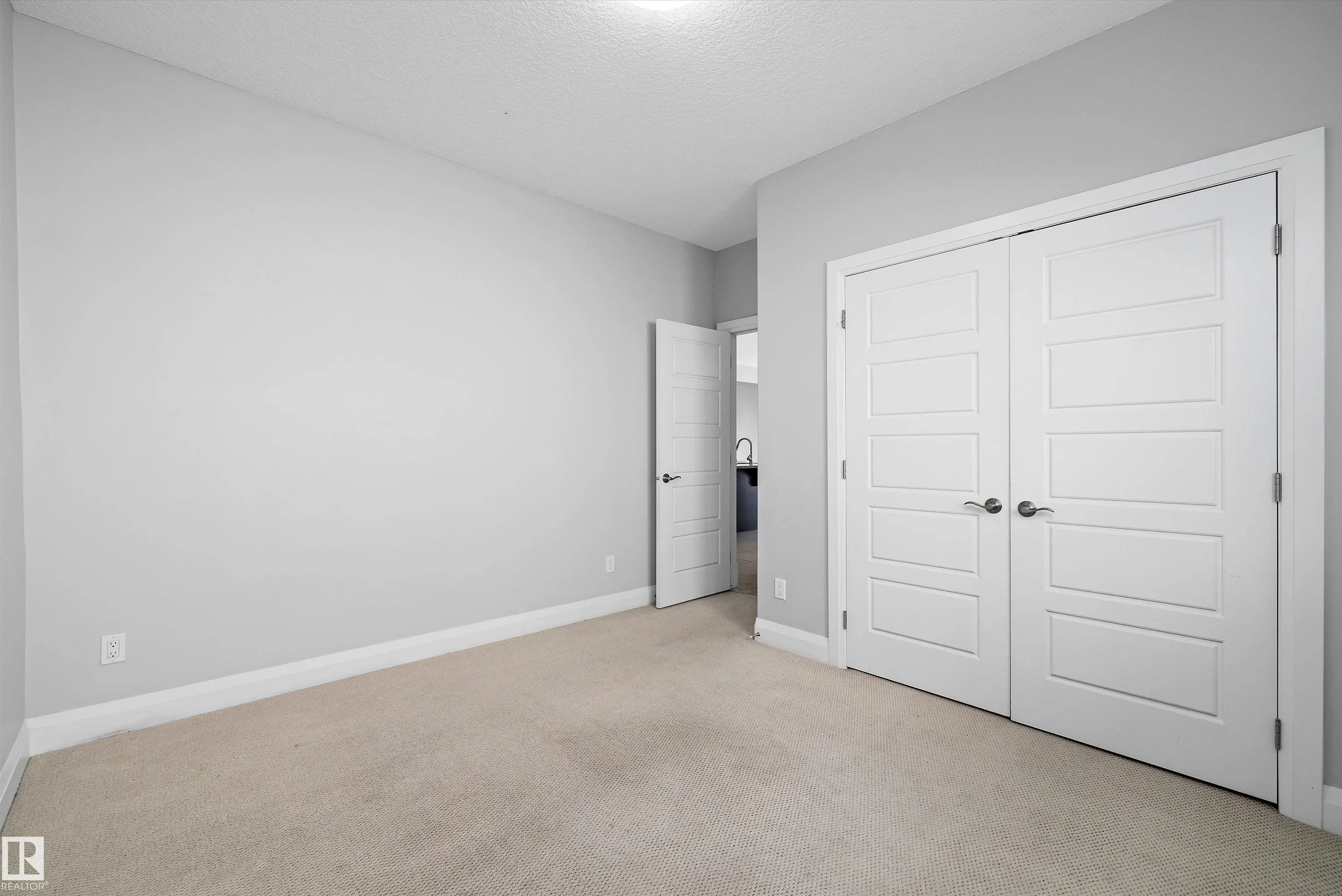 550 ALBANY Way