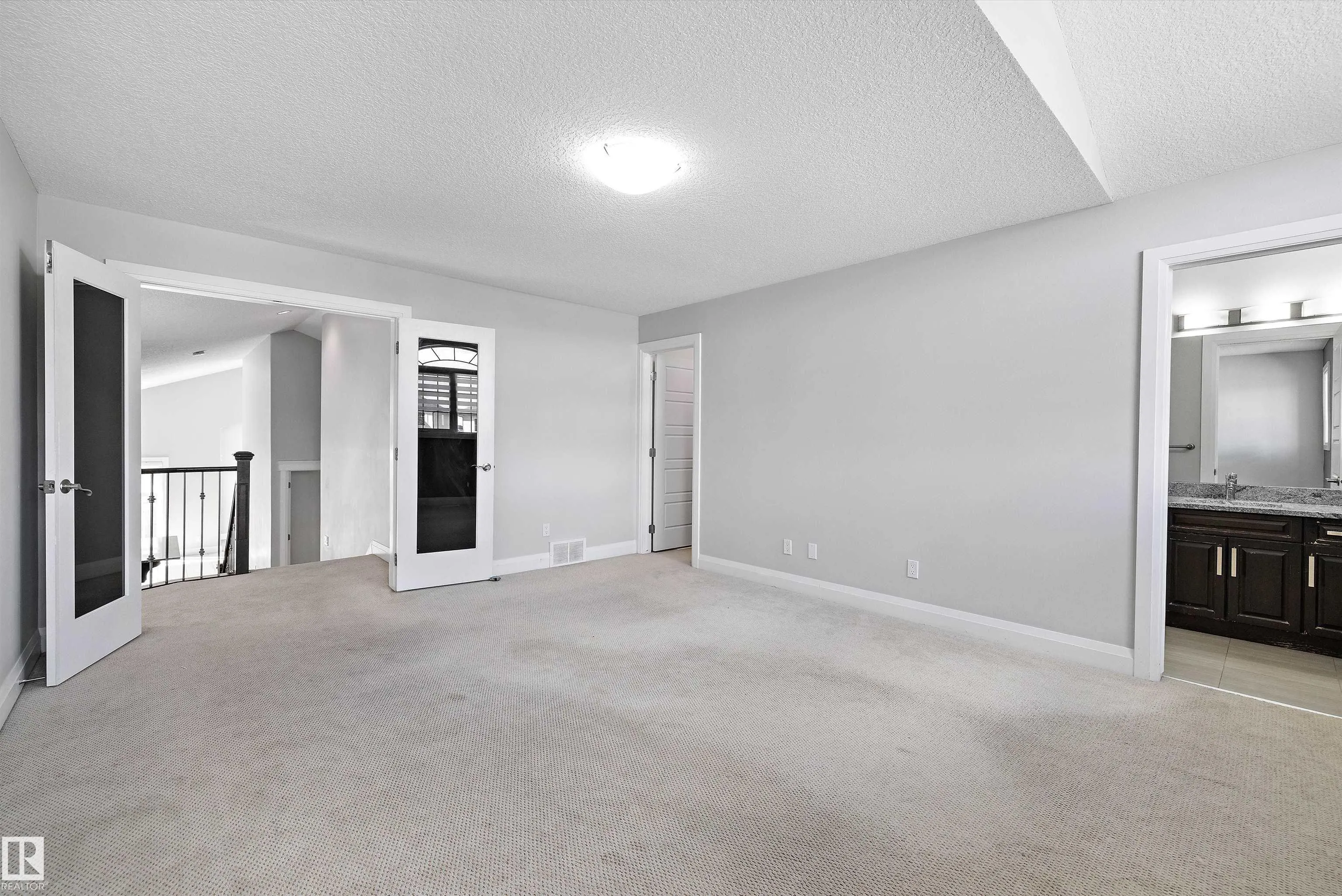 550 ALBANY Way