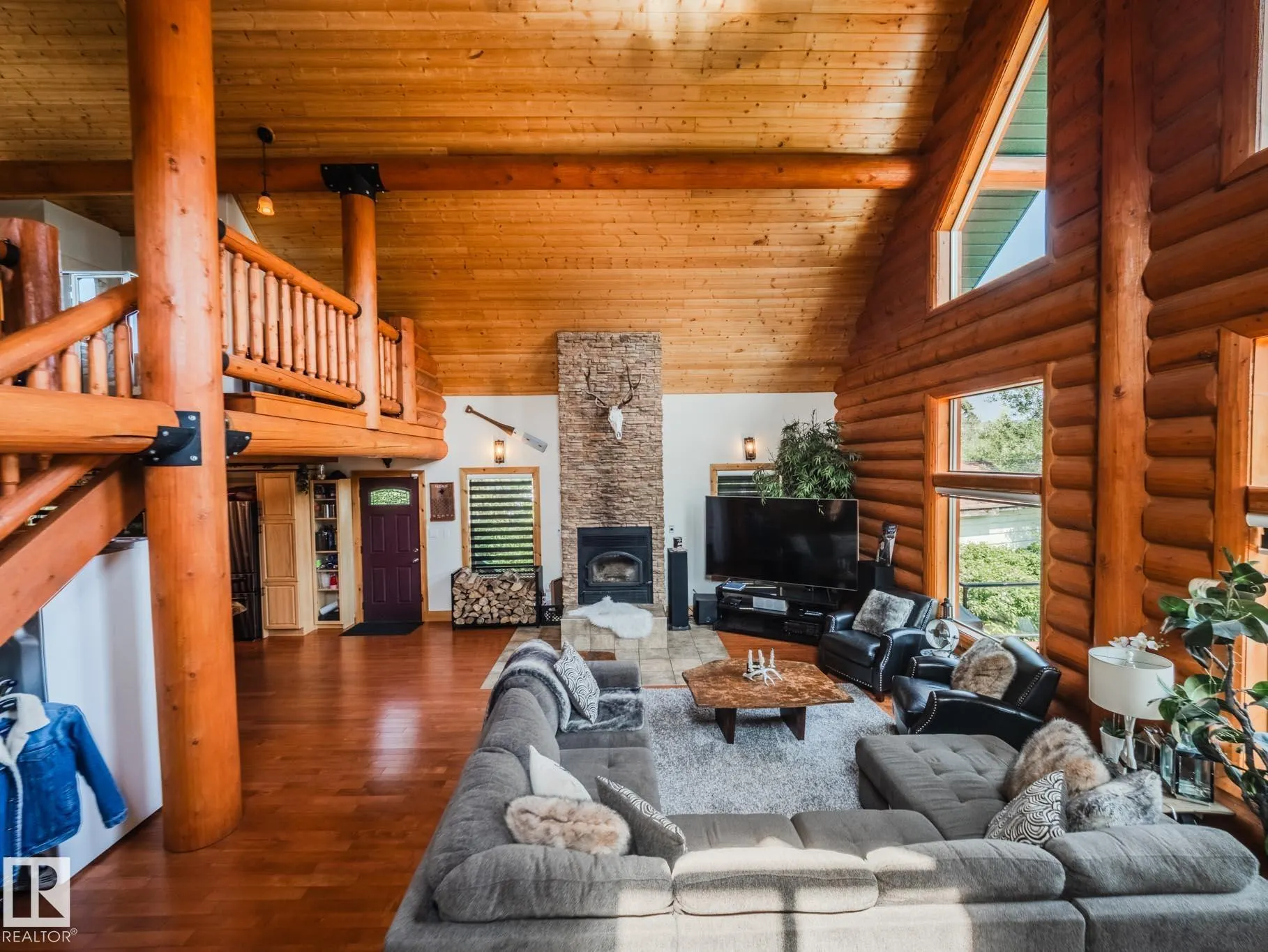 213 Lakeshore Drive