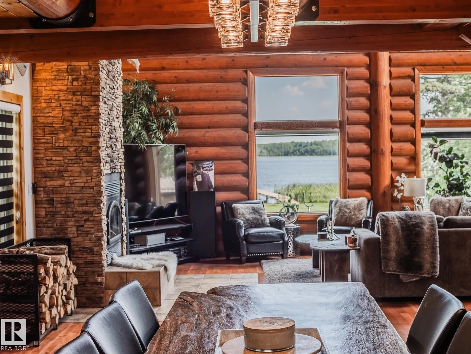 213 Lakeshore Drive