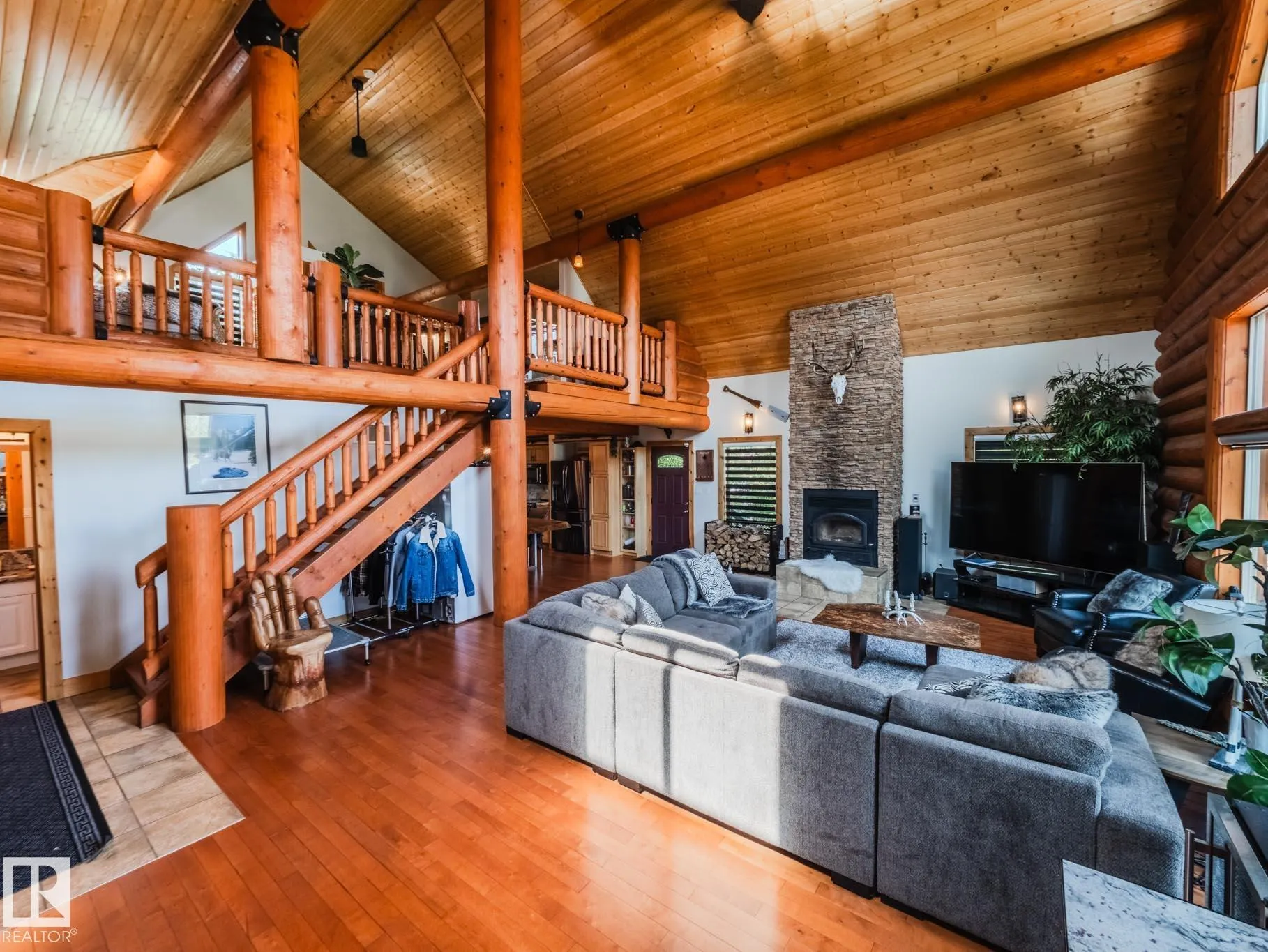 213 Lakeshore Drive