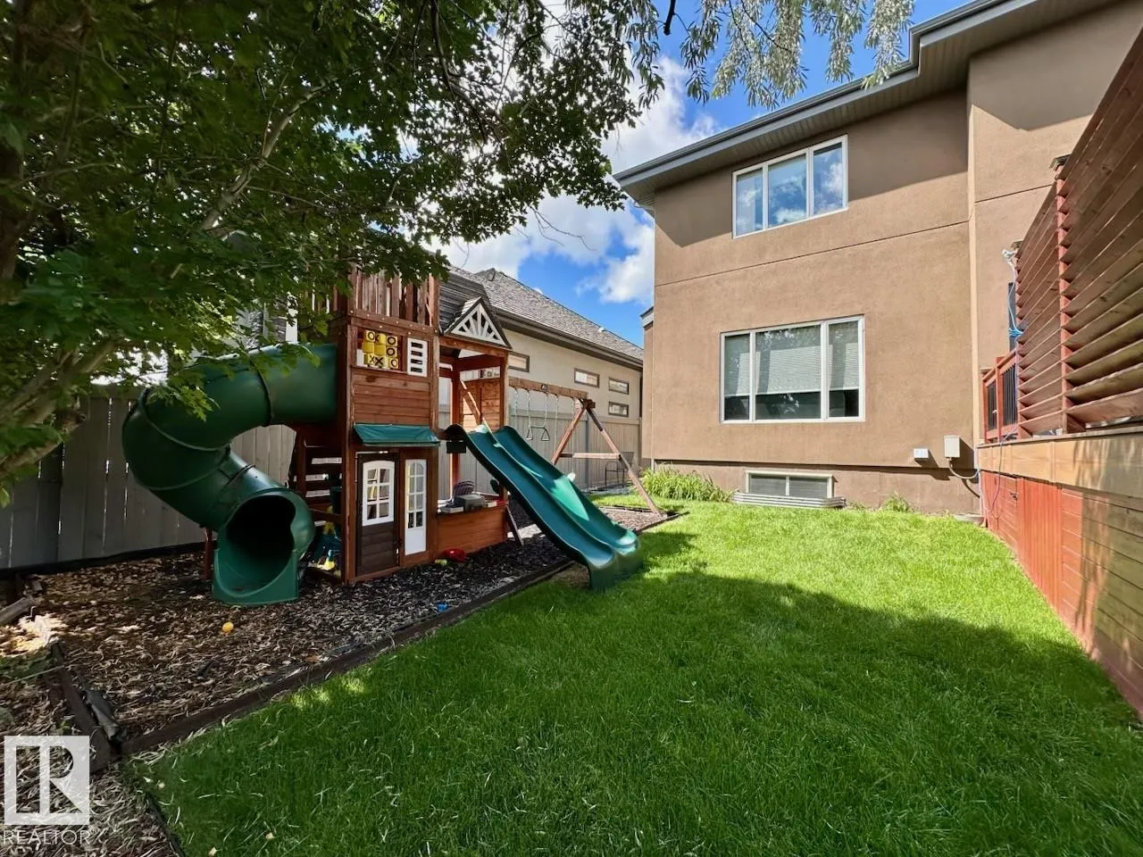 1005 DOWNEY Way