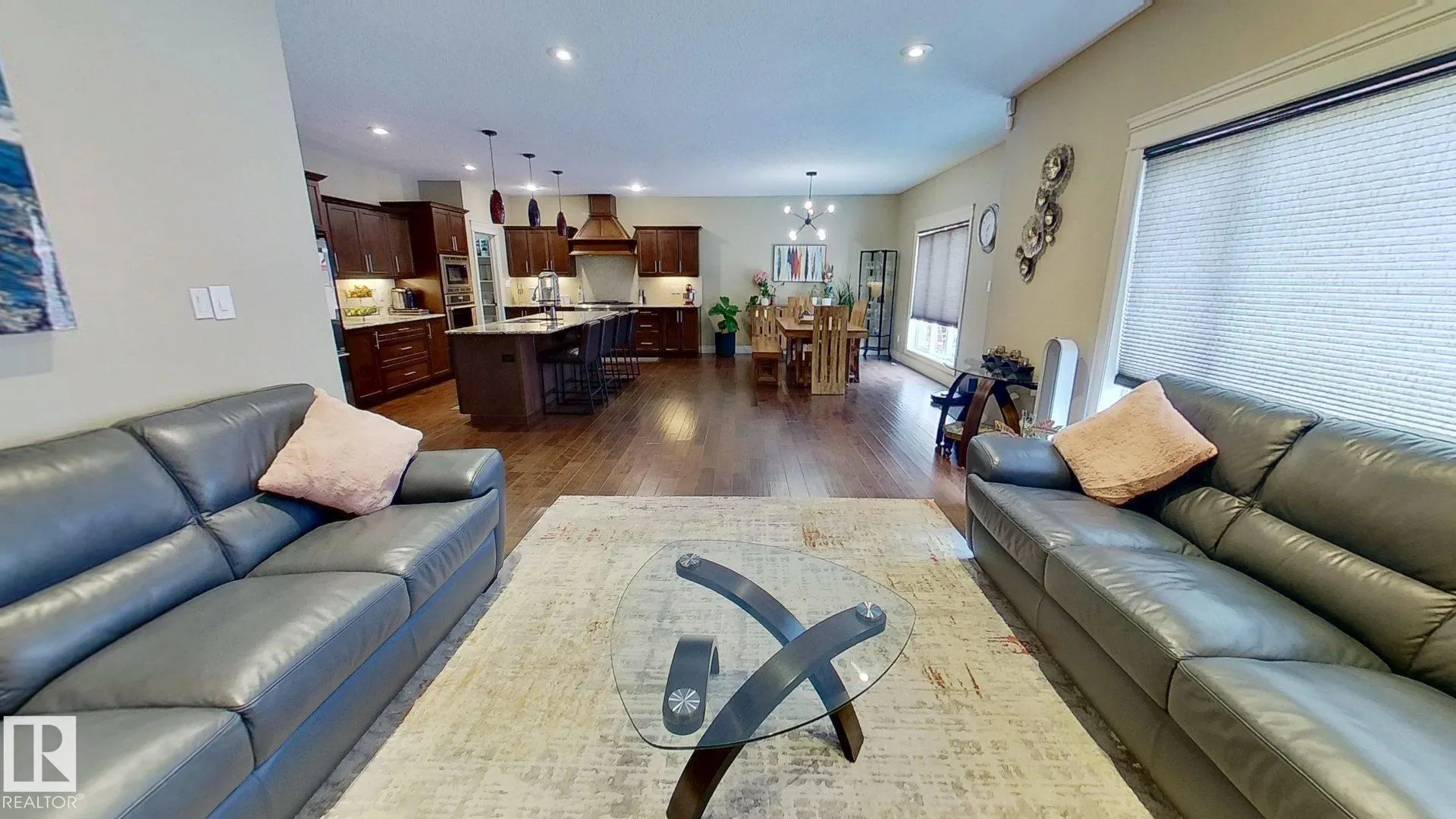 1005 DOWNEY Way