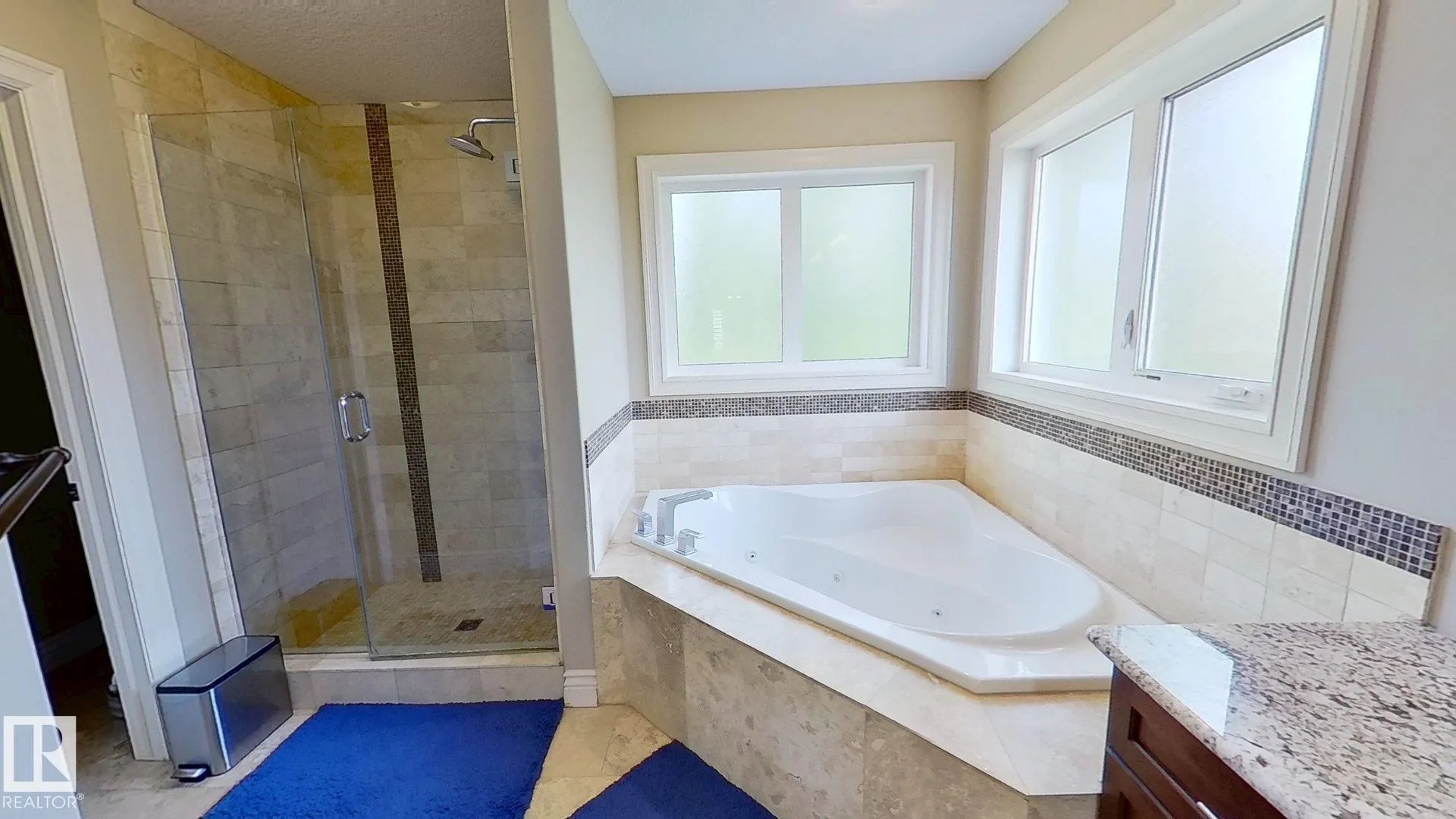 1005 DOWNEY Way