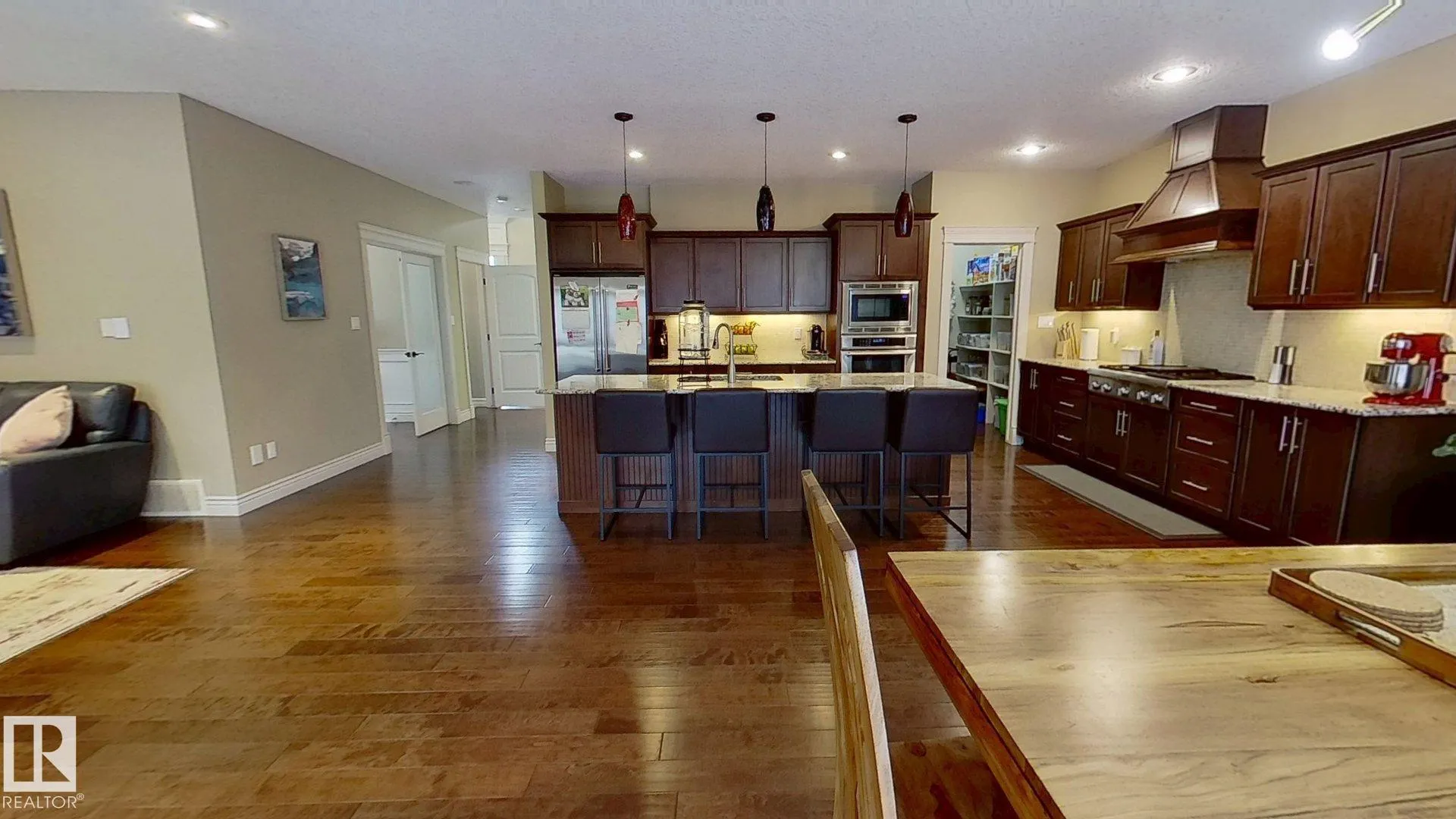1005 DOWNEY Way