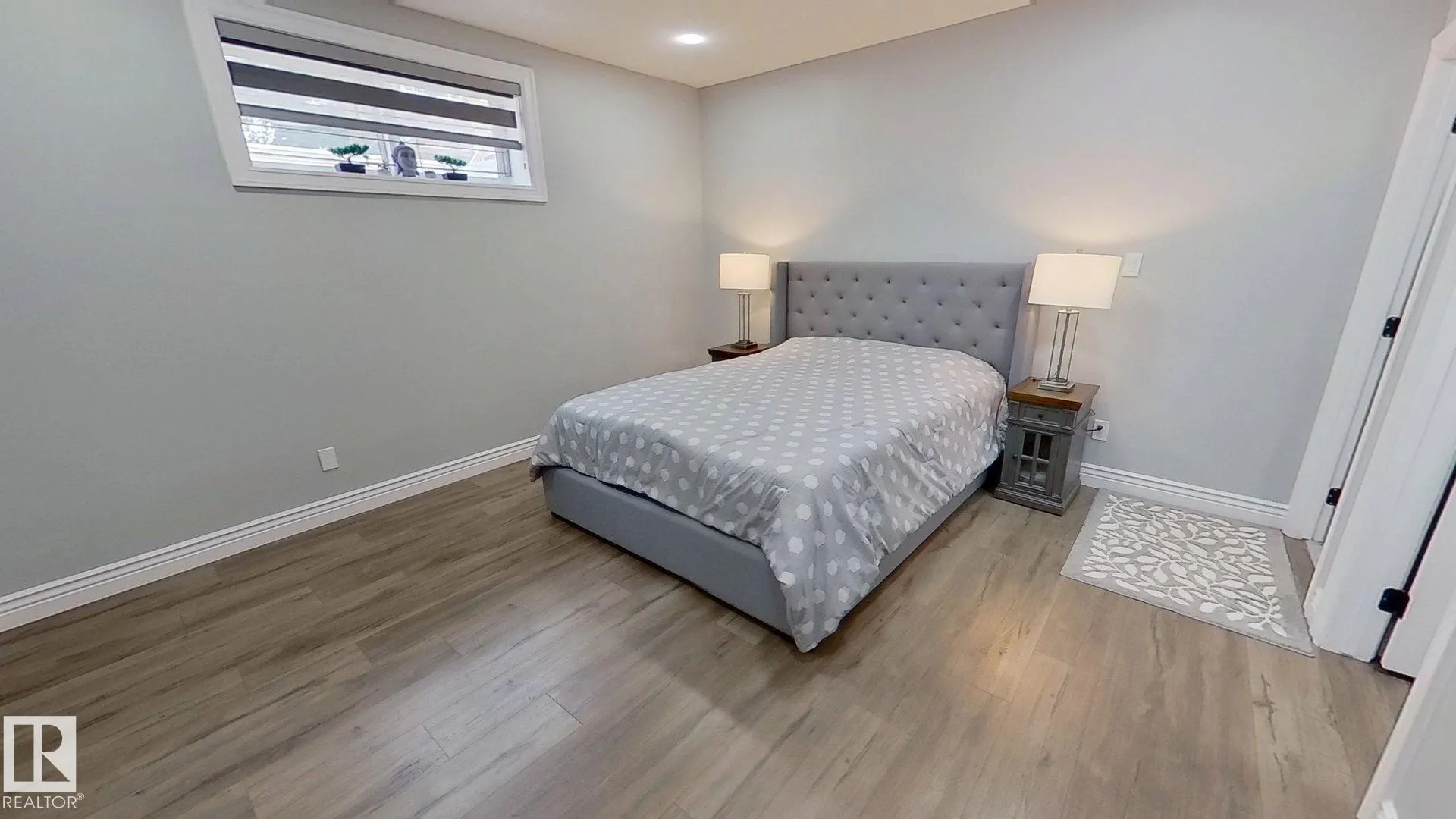 1005 DOWNEY Way