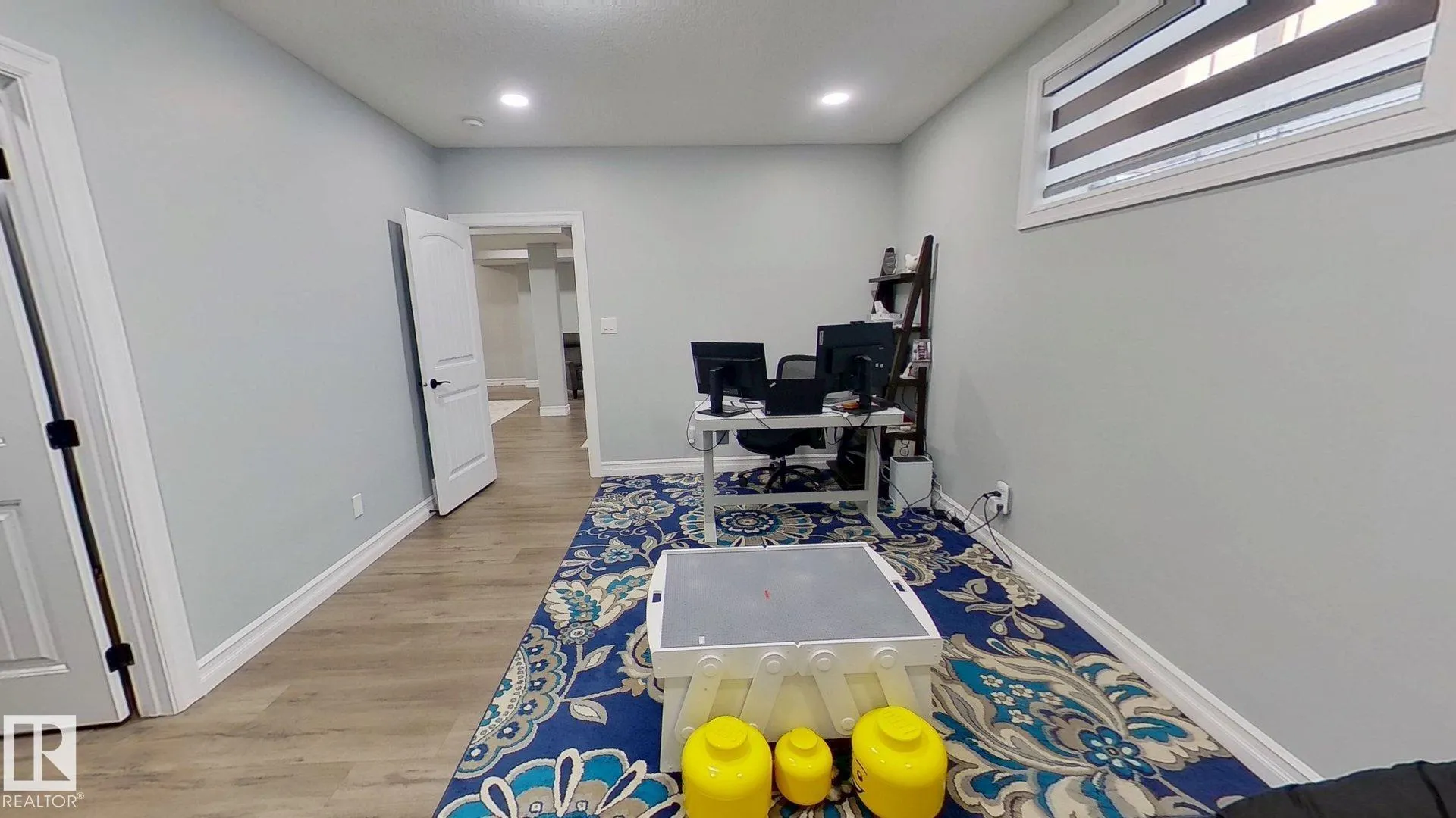 1005 DOWNEY Way